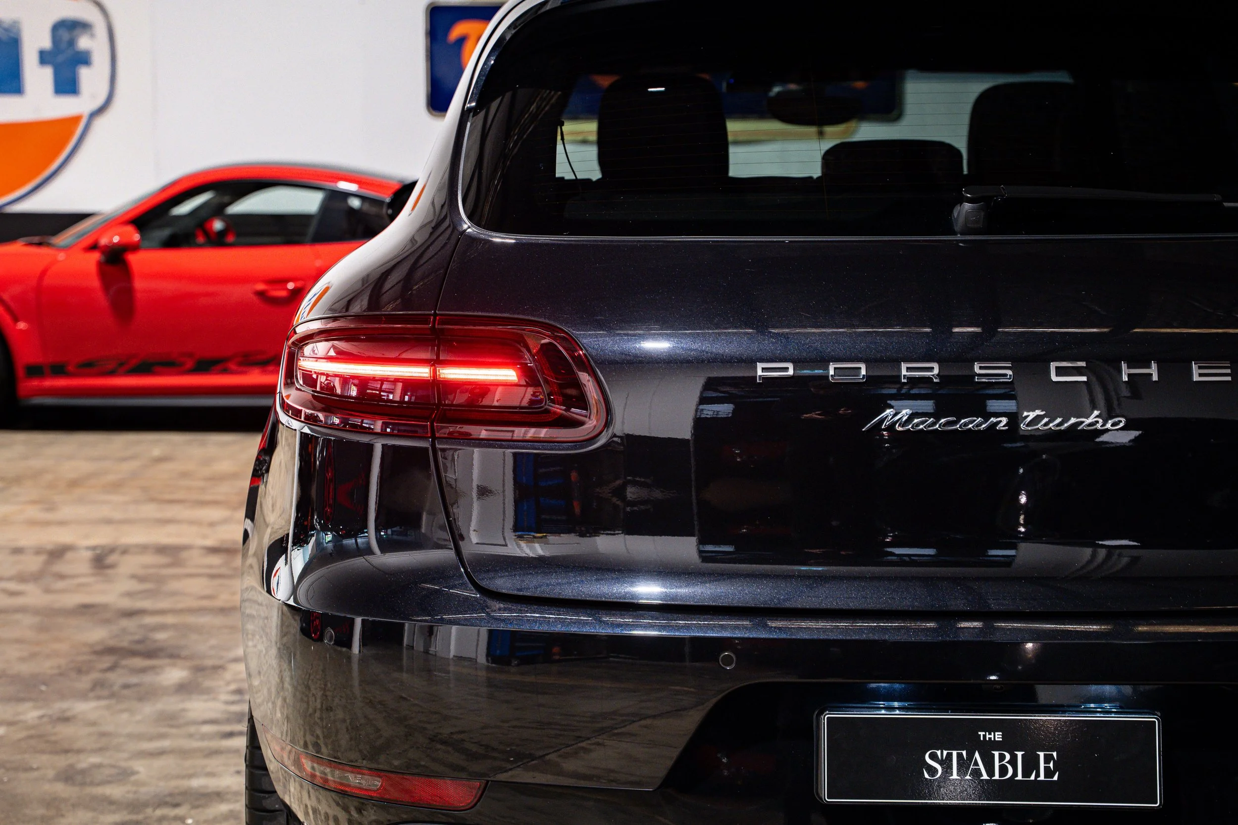 porschemacan-listing-13.jpg