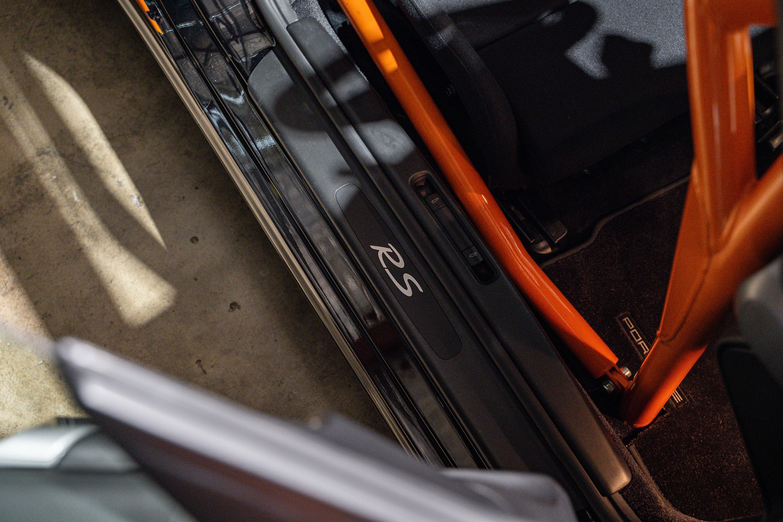 porsche911997gt3rs-listing-33.jpg
