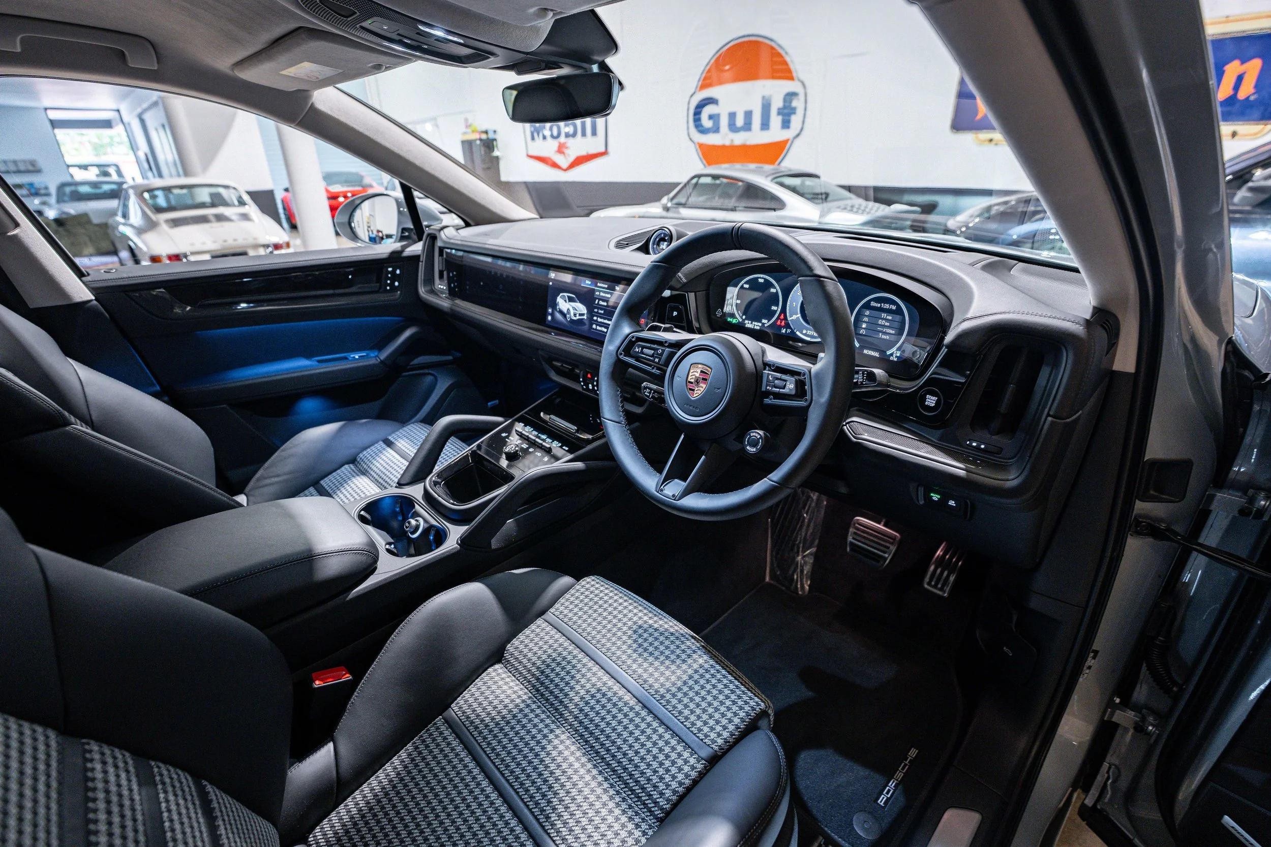 porschecayennegts-listing-19.jpg