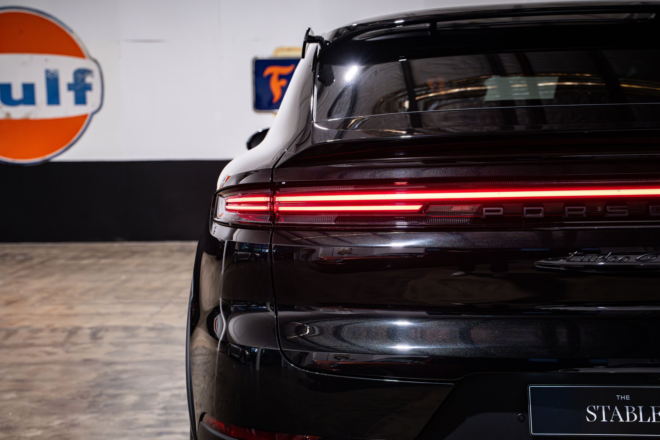 porschecayenneturbogt-listing-14.jpg