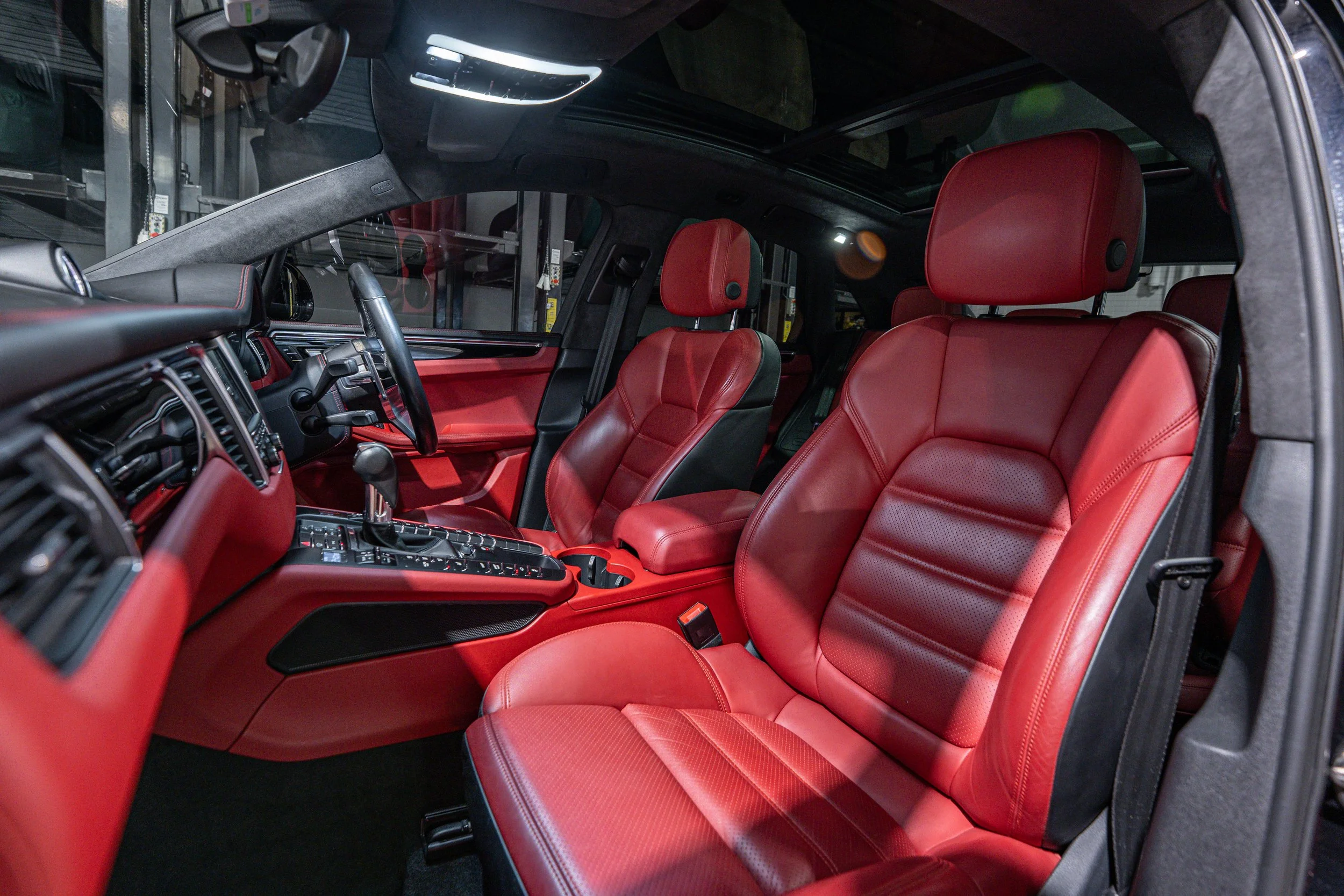 porschemacan-listing-33.jpg