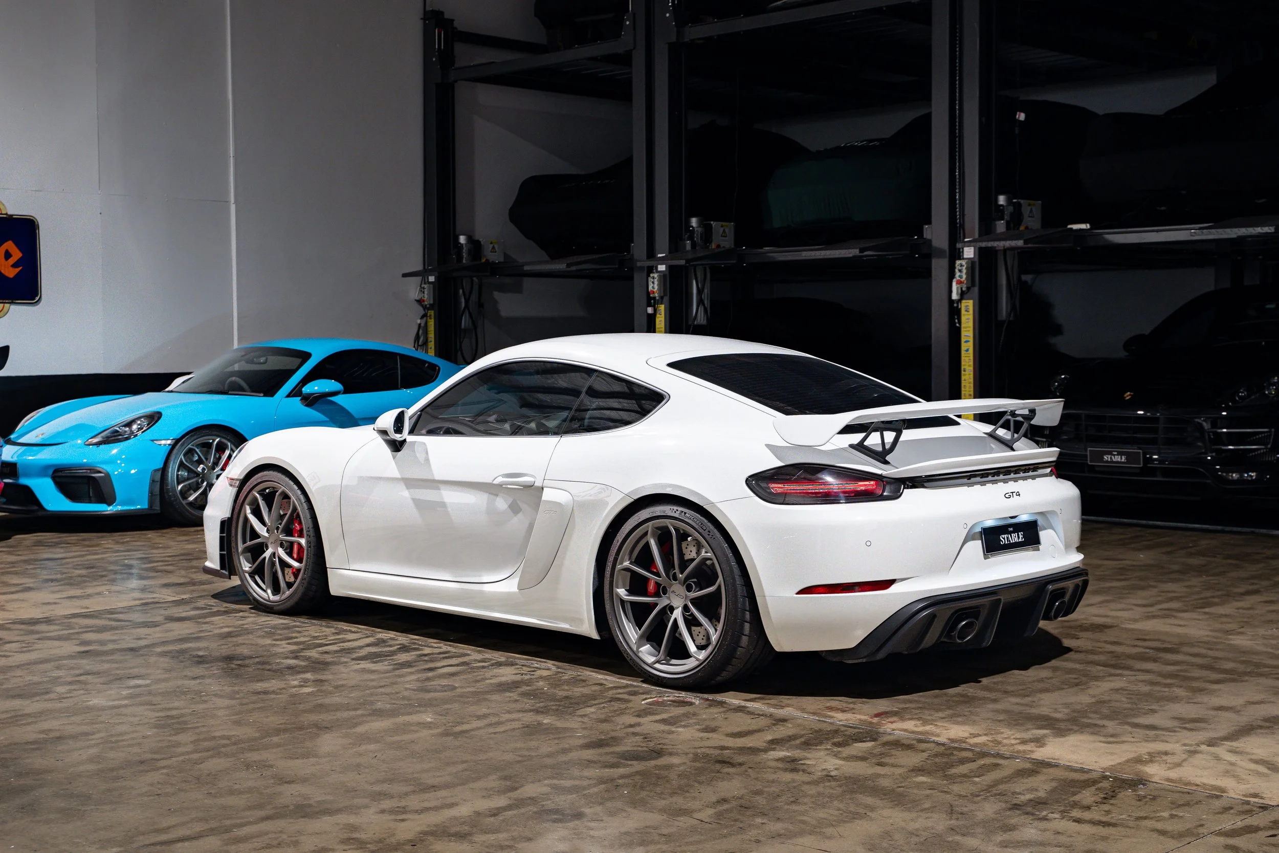 porsche718gt4-listing-12.jpg