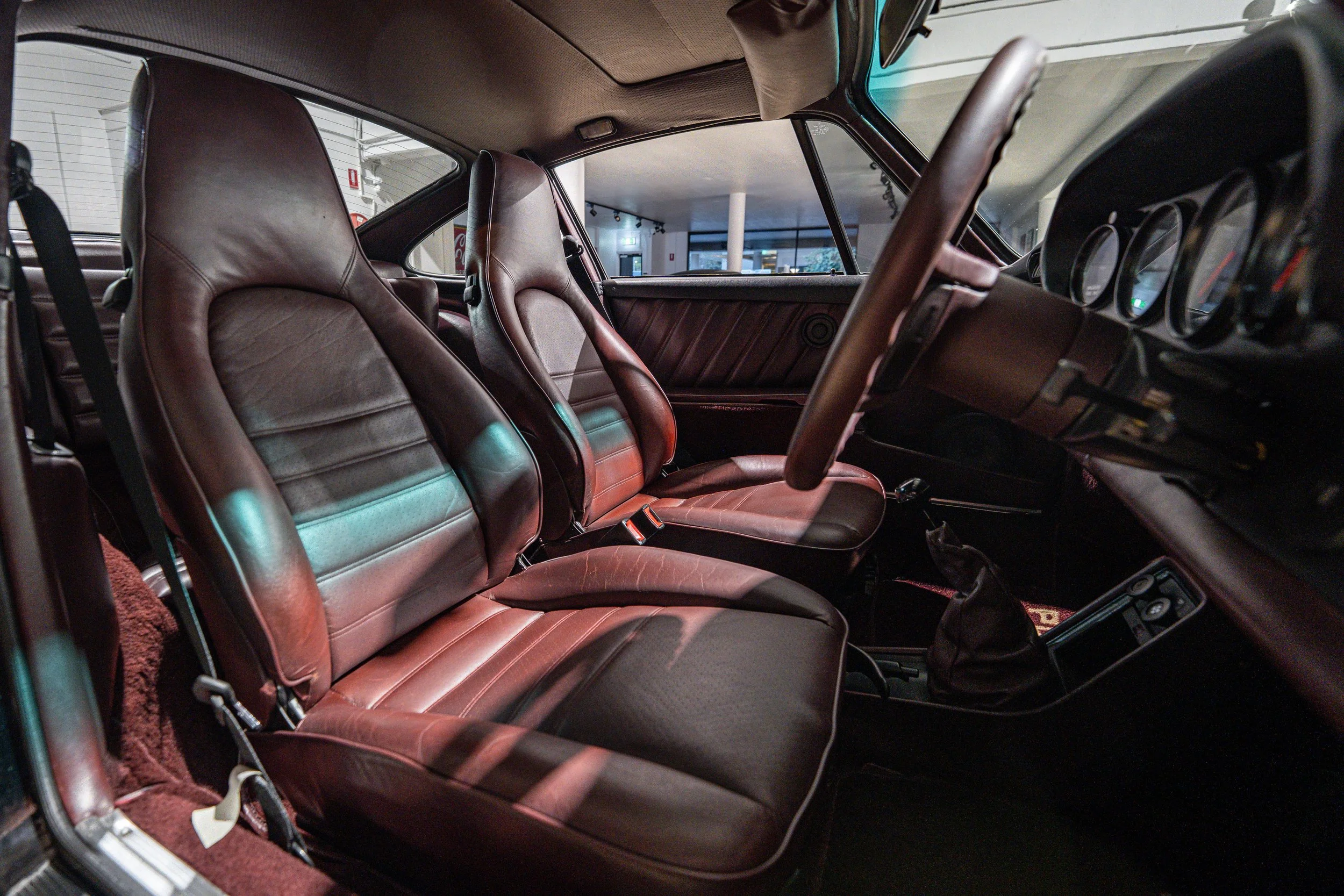 porsche9112.7interior-listing-7.jpg