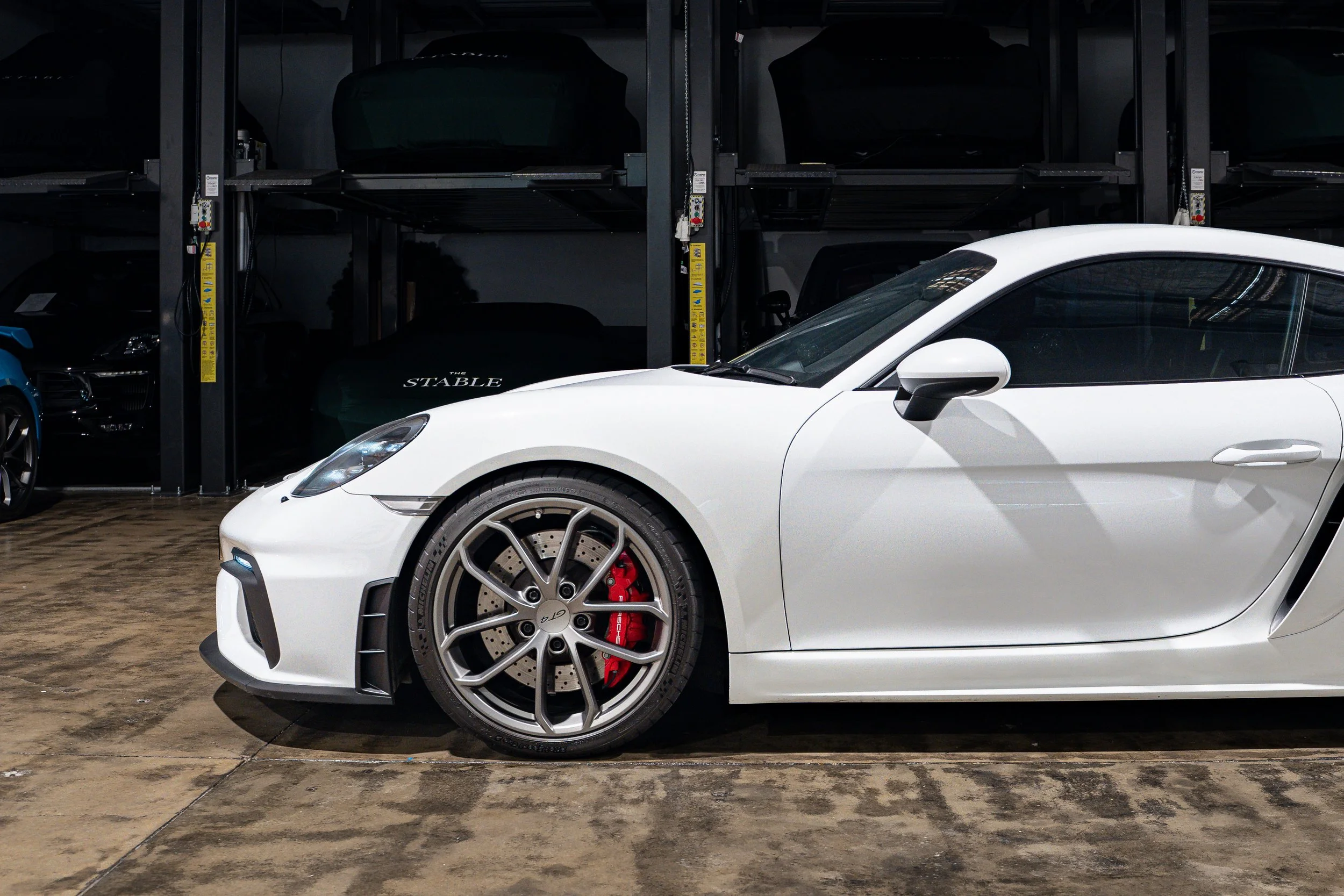 porsche718gt4-listing-6.jpg