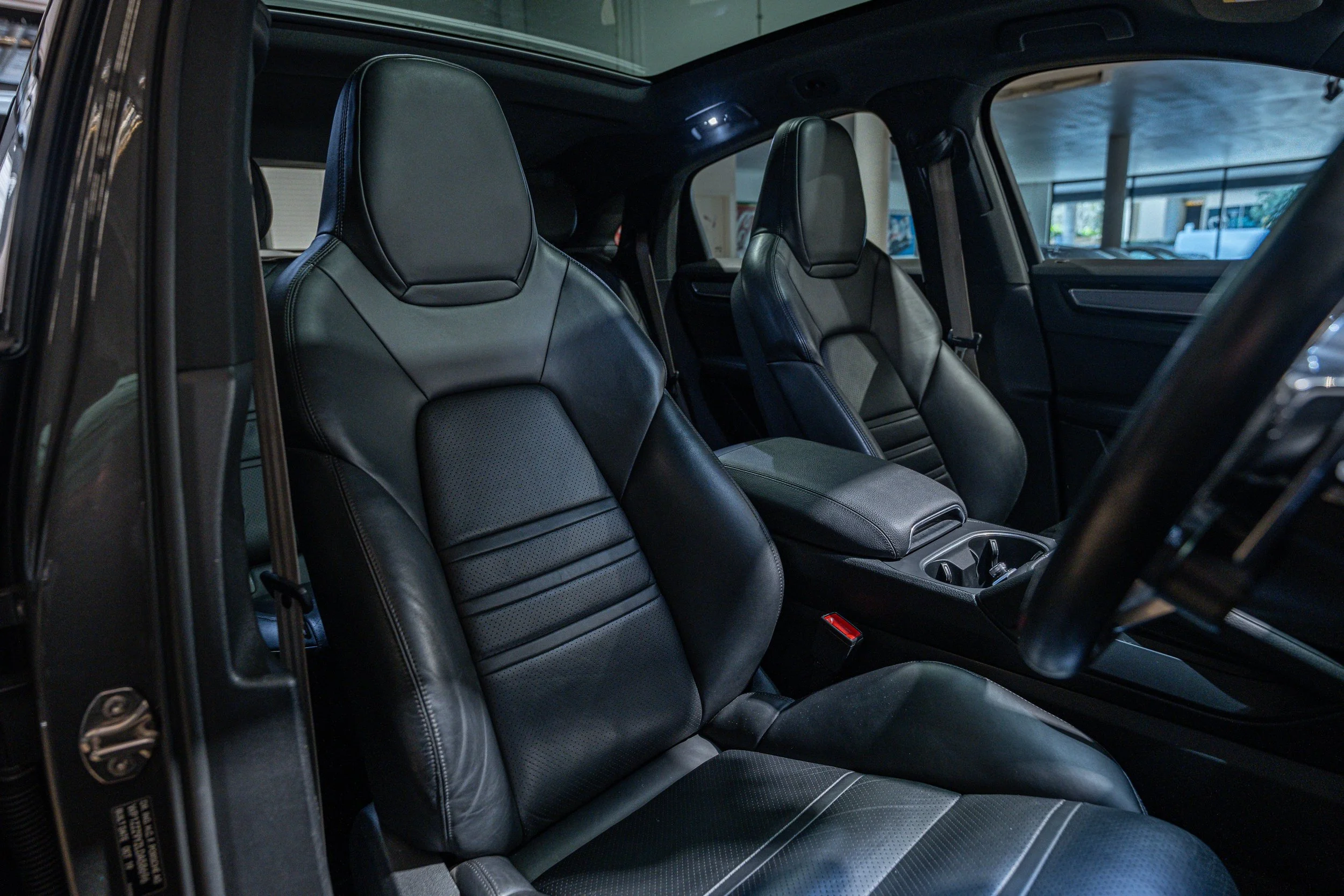 porschecayenne-listing-25.jpg