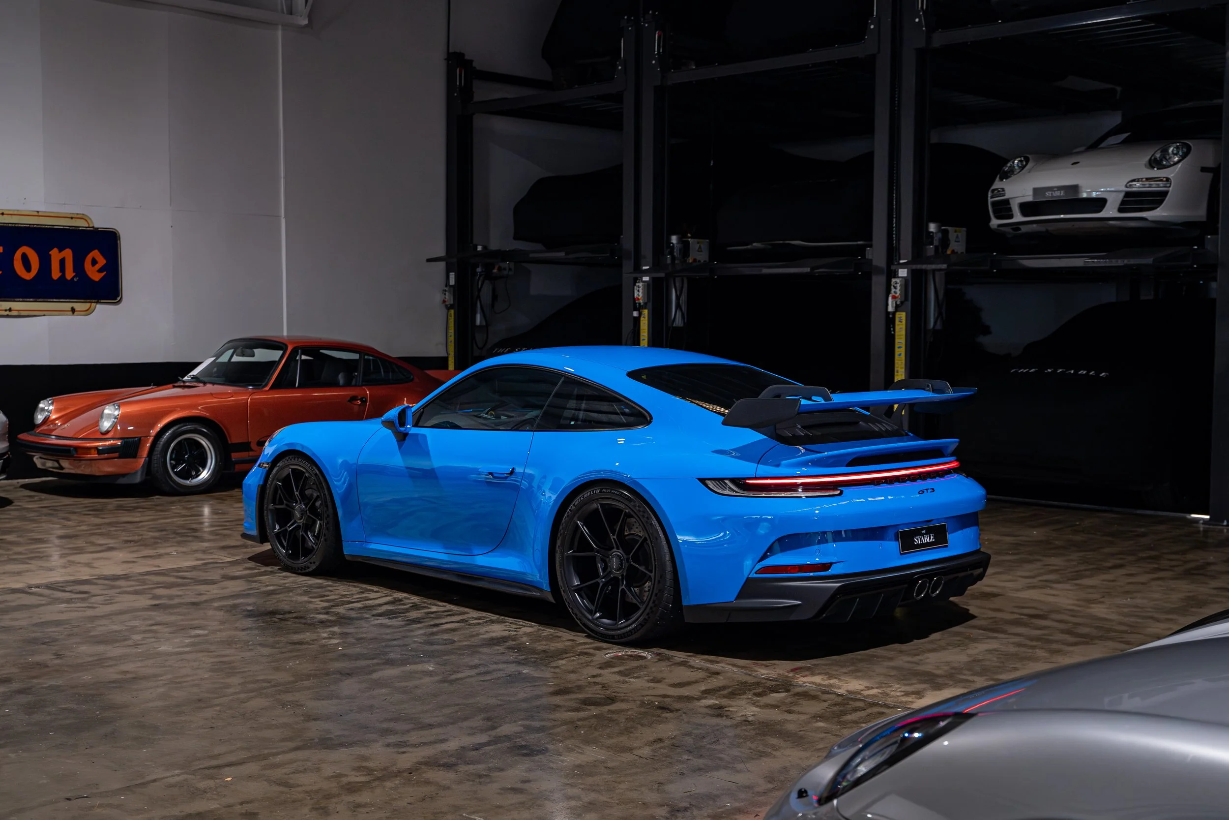 porsche911992gt3blue-listing-15.jpg
