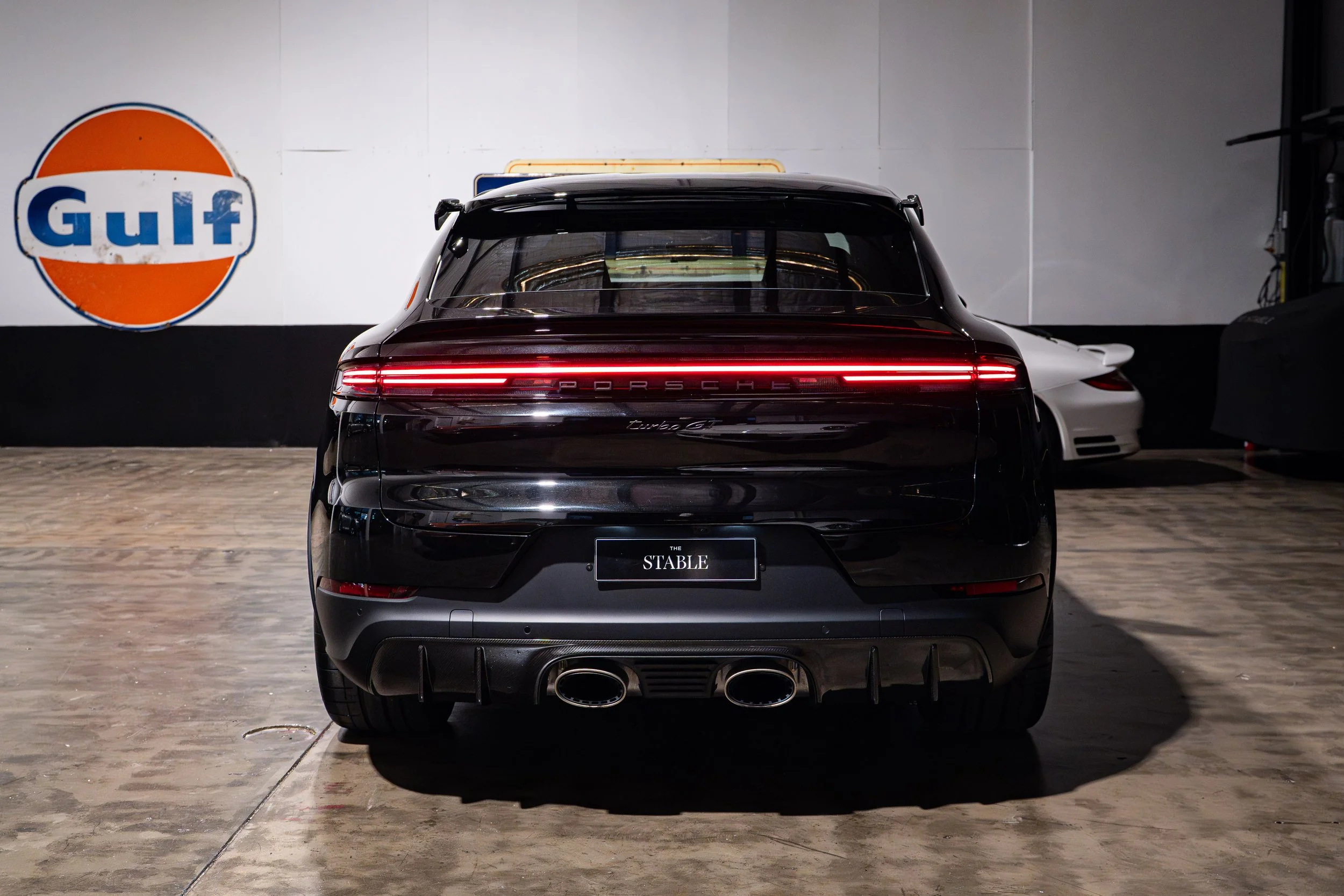 porschecayenneturbogt-listing-13.jpg