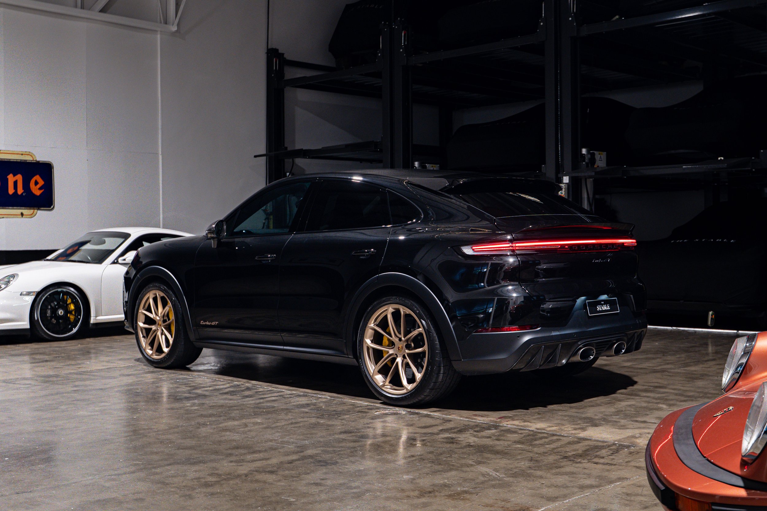 porschecayenneturbogt-listing-11.jpg