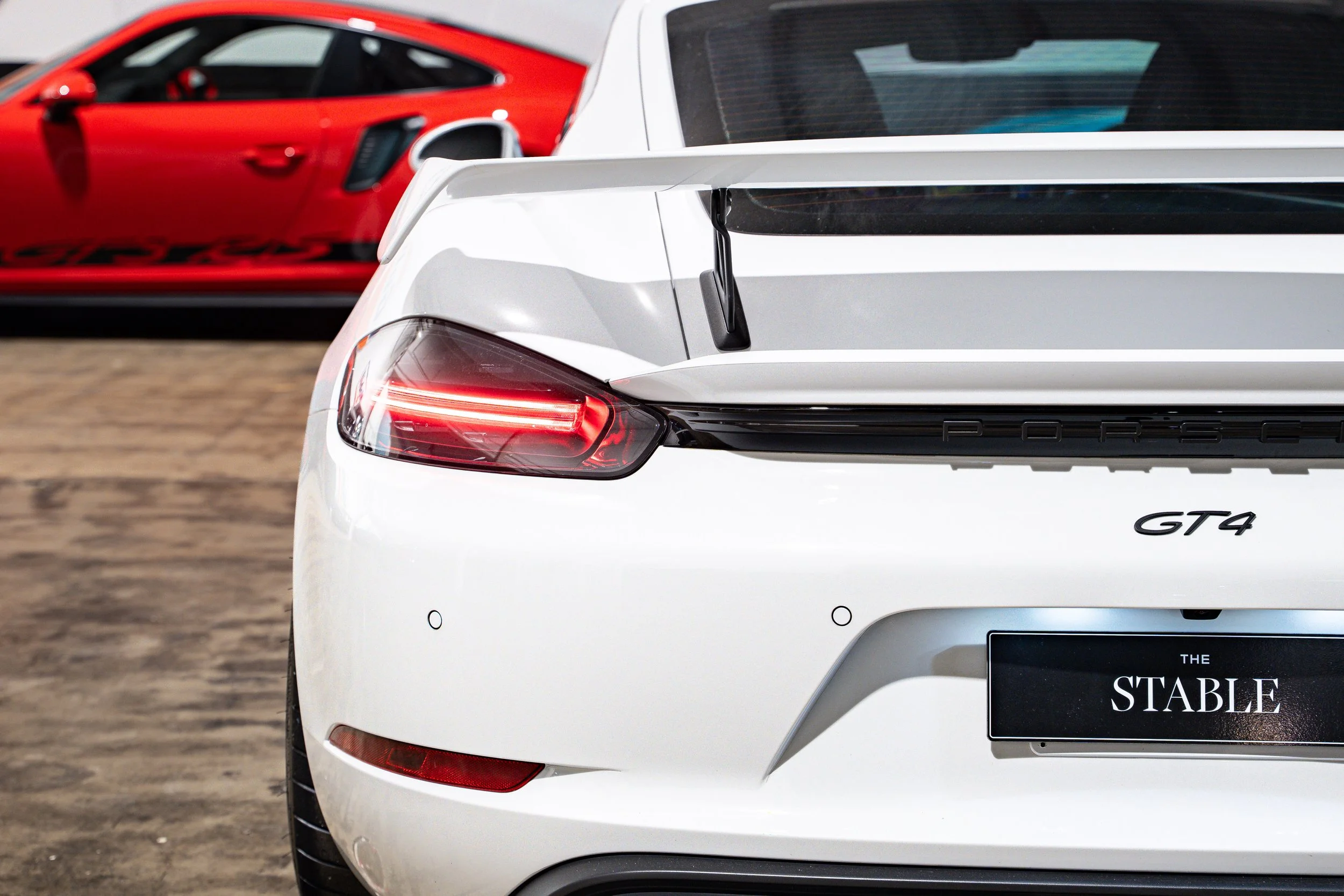 porsche718gt4-listing-15.jpg