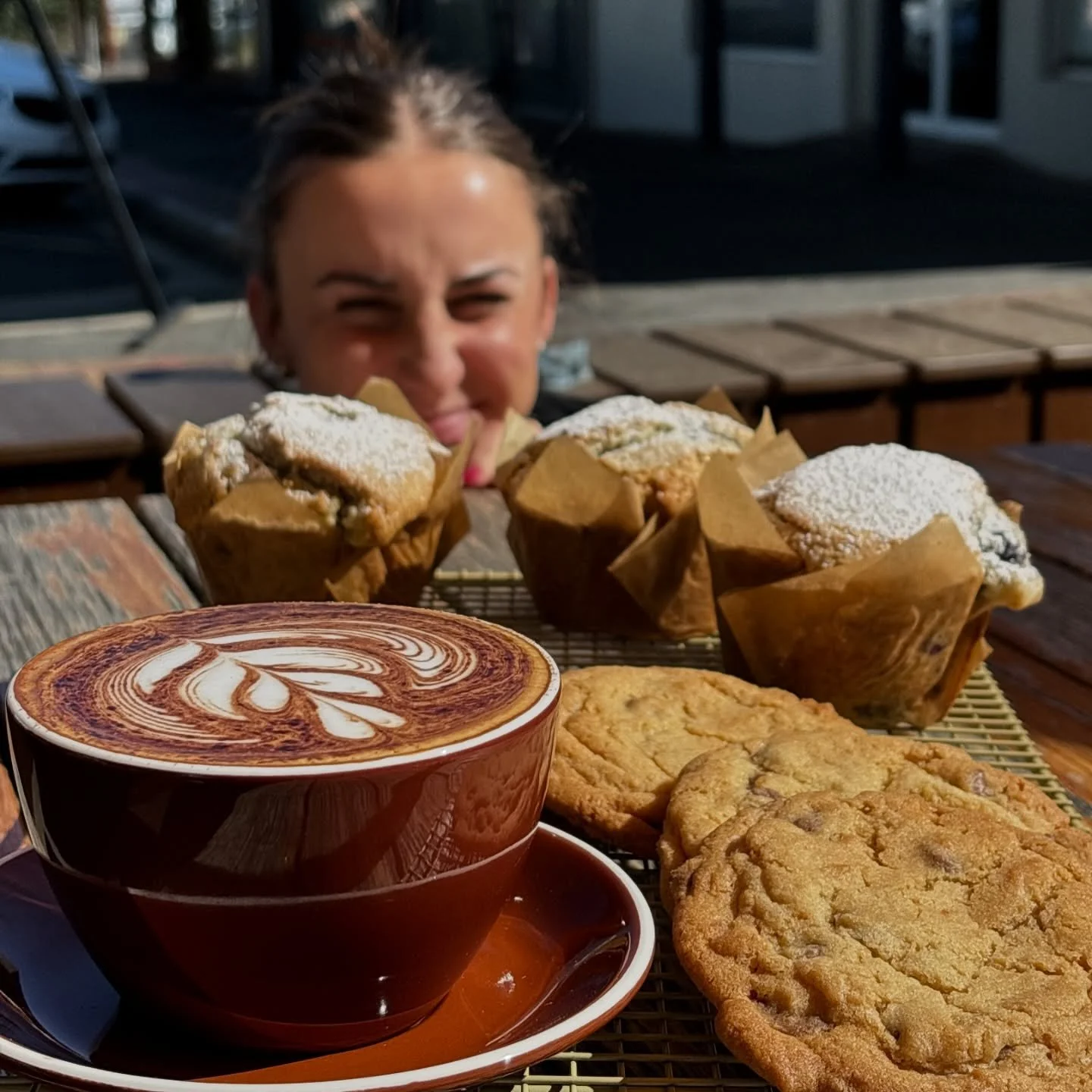 We love Saturdays! Swing by and say hey 👋🏼open til 12