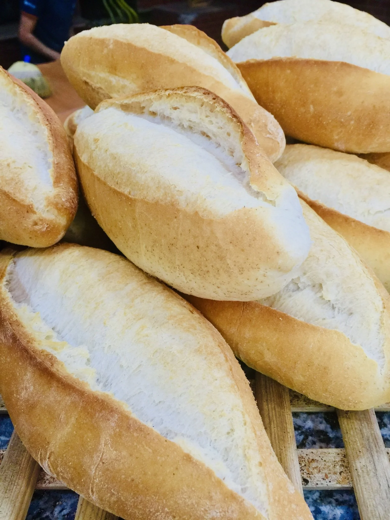 Learning Turkish as an Expat - Bilingual Childhood vs Adult Turkish Learning: A Left-Brain Struggle