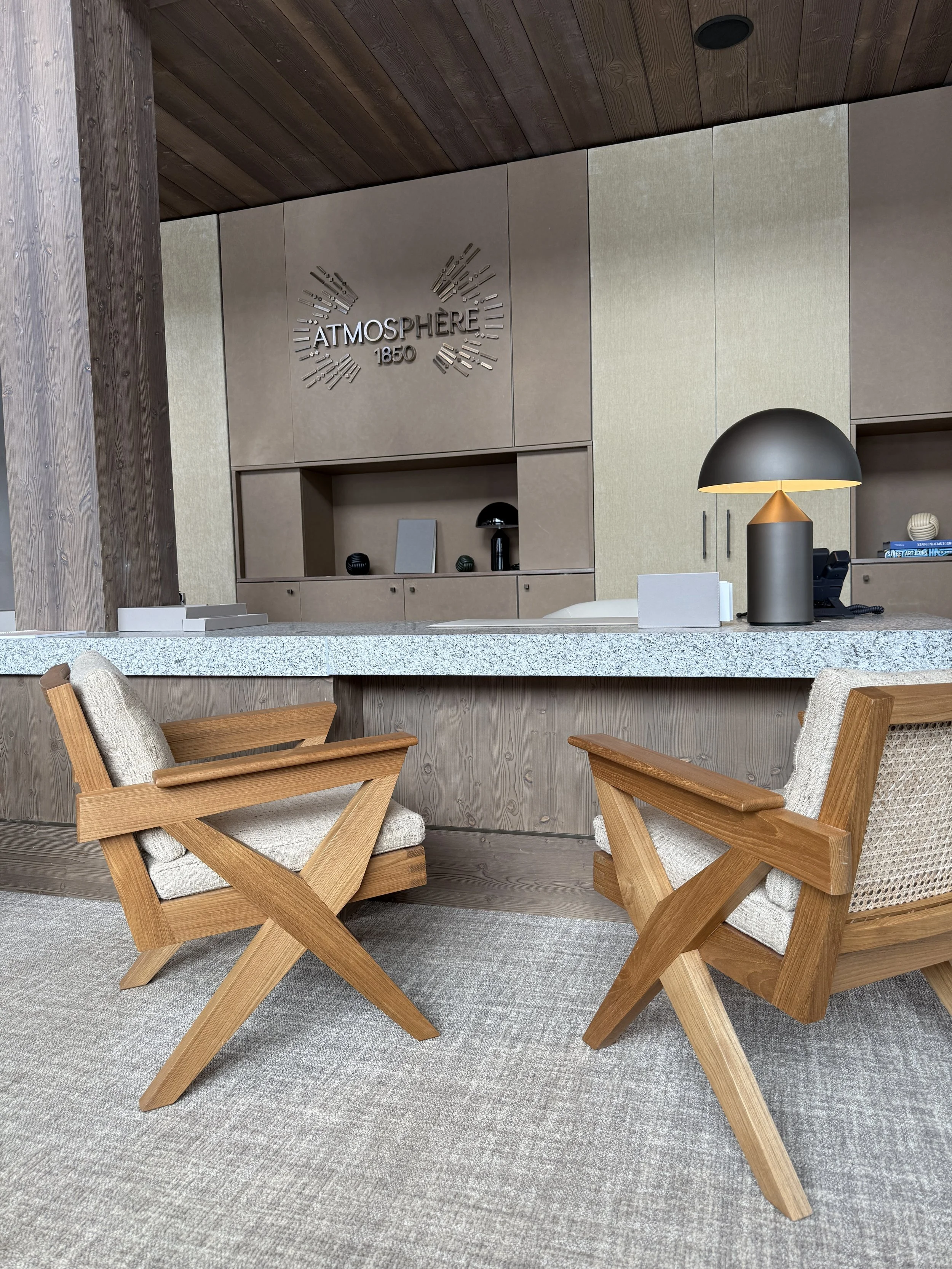 ATMOSPHERE Enseigne Lobby_120.jpg