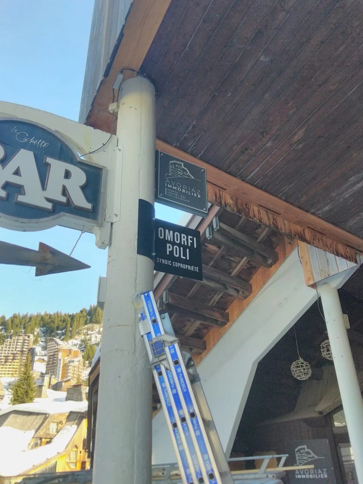 OMORFI POLI-Avoria_03.jpg