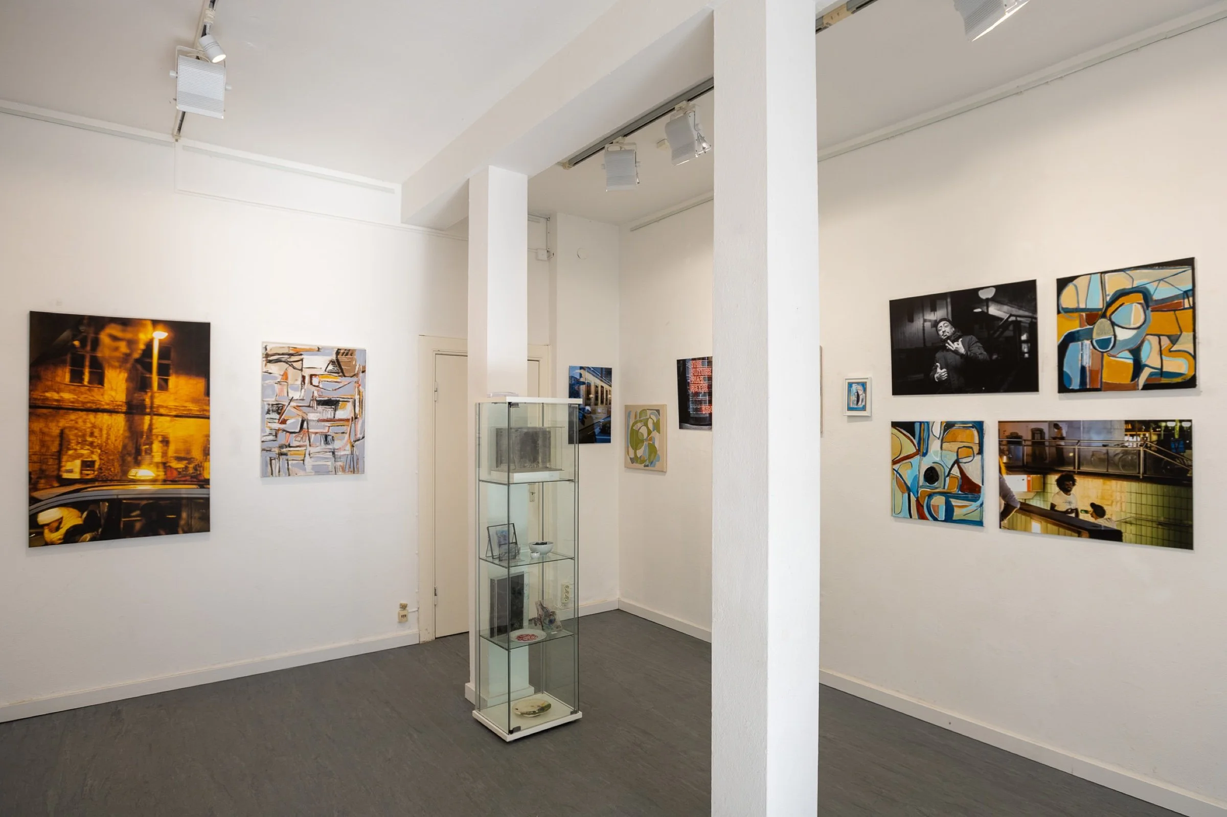 Installation view of Begegnungen at Kunstraum K70