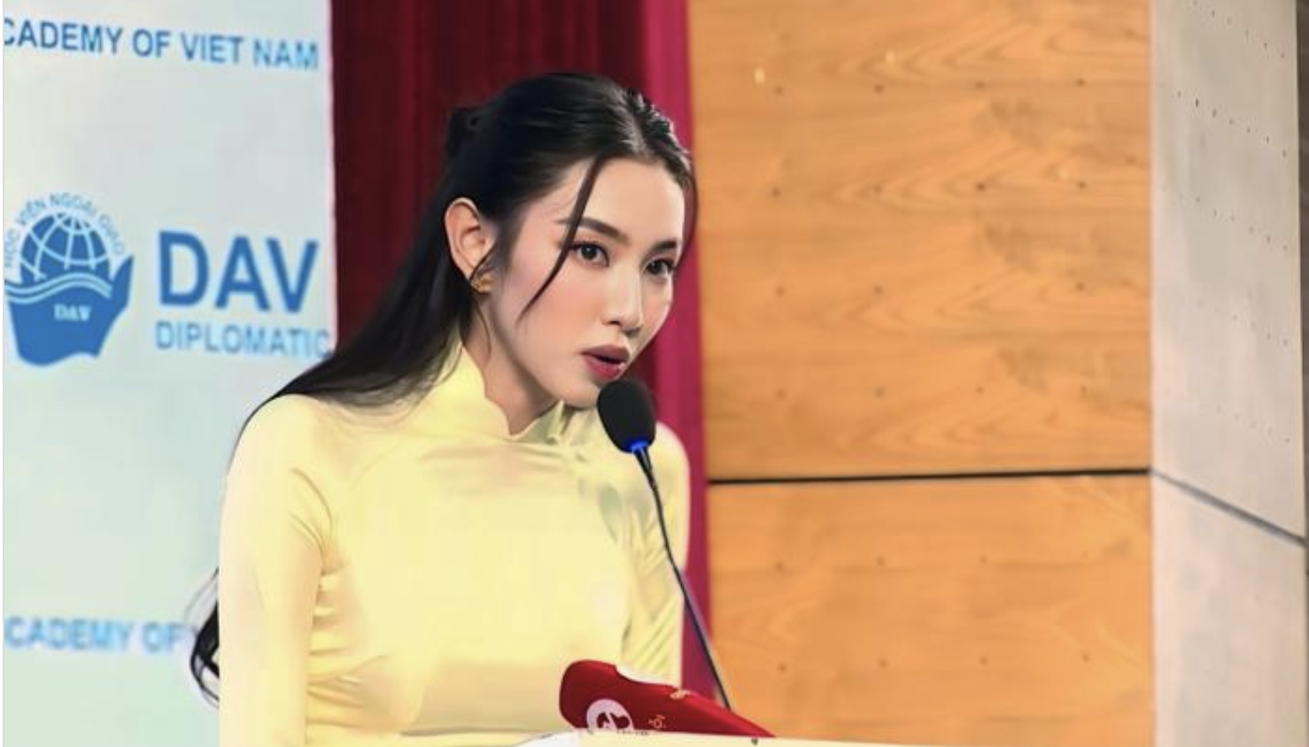 Hoa hậu Thùy Tiên được đối thoại với Tổng thư ký ASEAN