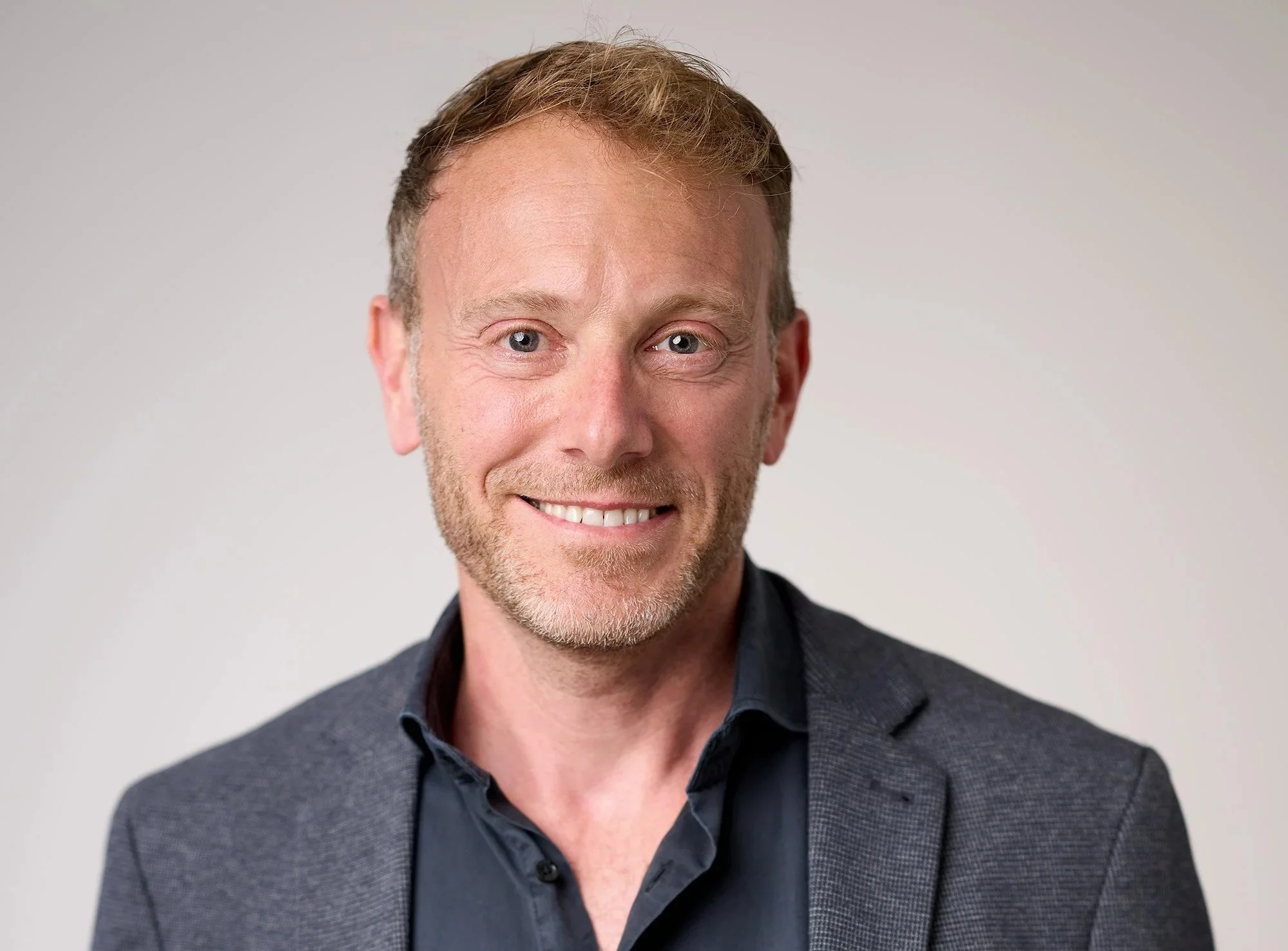 Dr David Weinstein is an NHS with a specialist interest in testosterone replacement therapy (TRT), men's health and longevity.
