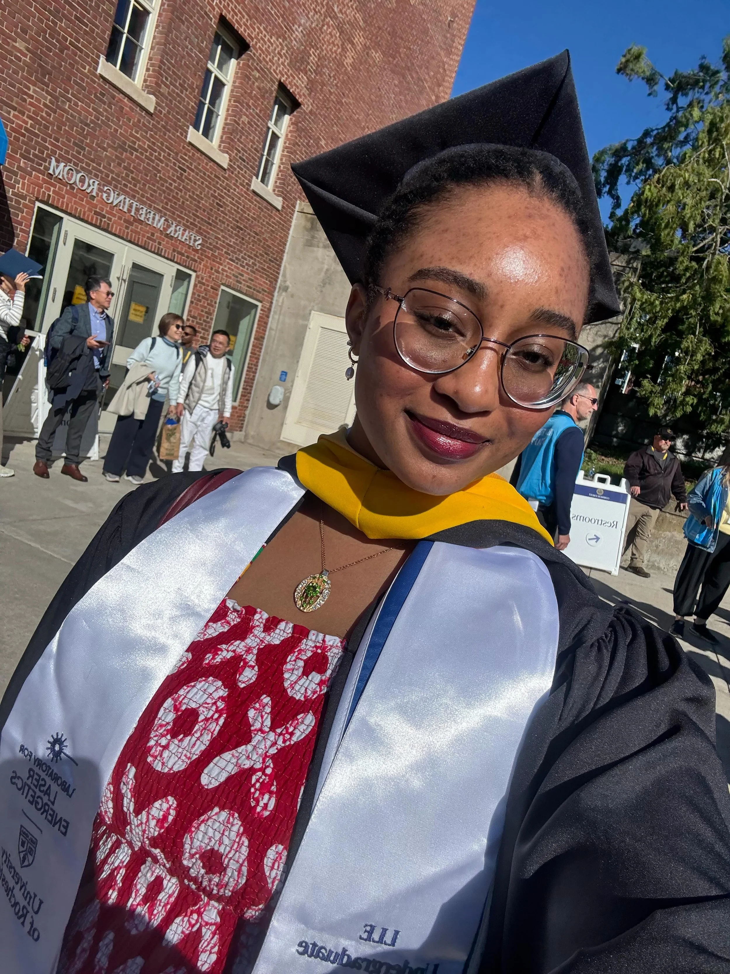 🎓 Graduate Spotlight: Kadiatou Sow

Kadiatou Sow graduated from the University of Rochester with a Bachelor of Science in Applied Mathematics and a minor in Optics. She will continue her academic journey by pursuing a Master&rsquo;s in Optical Engin