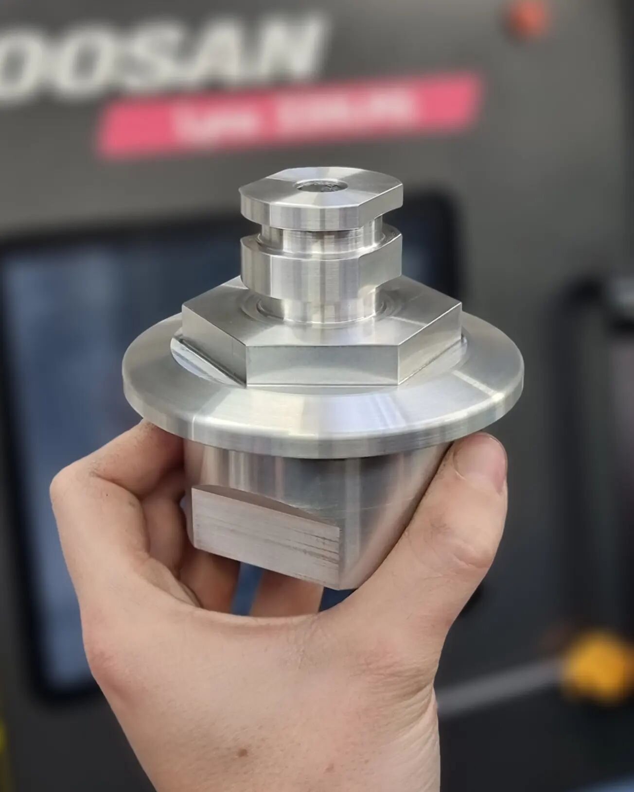 Director: &quot;Get that on the Instagram its bloody gorgeous&quot; 🤣🤣

#cncmachining #milling #britishmanufacturing&nbsp; #cncmilling #fanuccnc #cncmachinist #cnc #drilling #promacprecision #carbidetools #cutwell #cnc #drilling #millingmachine #pr