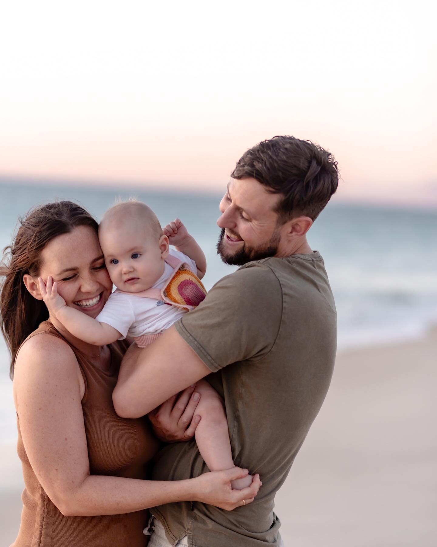 Capturing moments of joy, laughter, and connection, one frame at a time. Family memories in the making ☀️💕#PerthFamilyPhotography #FamilyMomentsPerth #BeachFamilyShoot #PerthLife #FamilyFun #PerthBeachDays #FamilyLove #PerthPhotographer #FamilyPortr