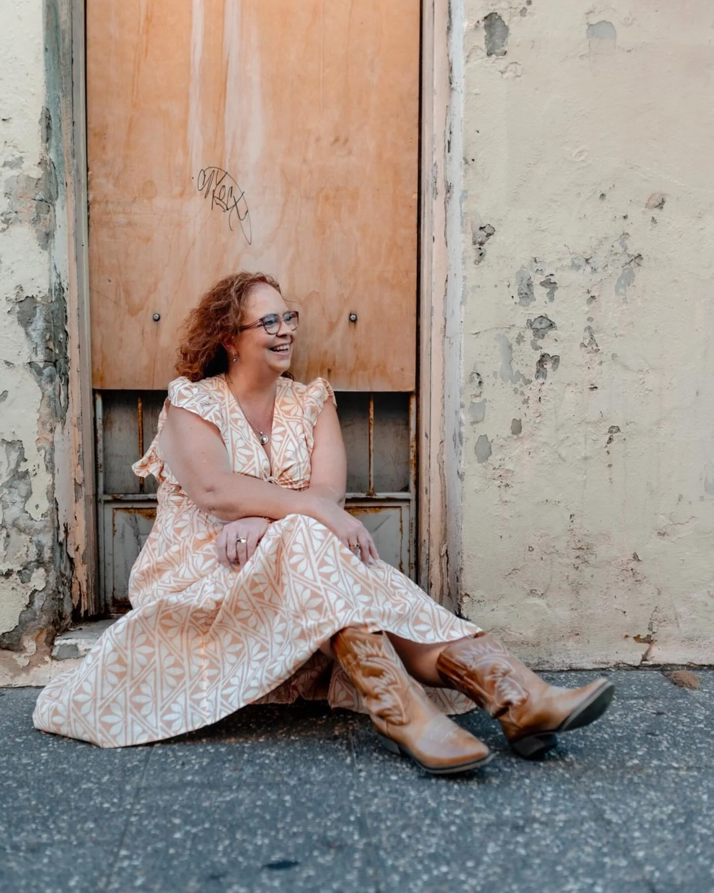 @danielleelizabethphotographyau is an incredible wedding and family photographer and with her beautiful rebrand just around the corner she needed updated images to fit in with her new branding colours and style. After our initial strategy chat we kne