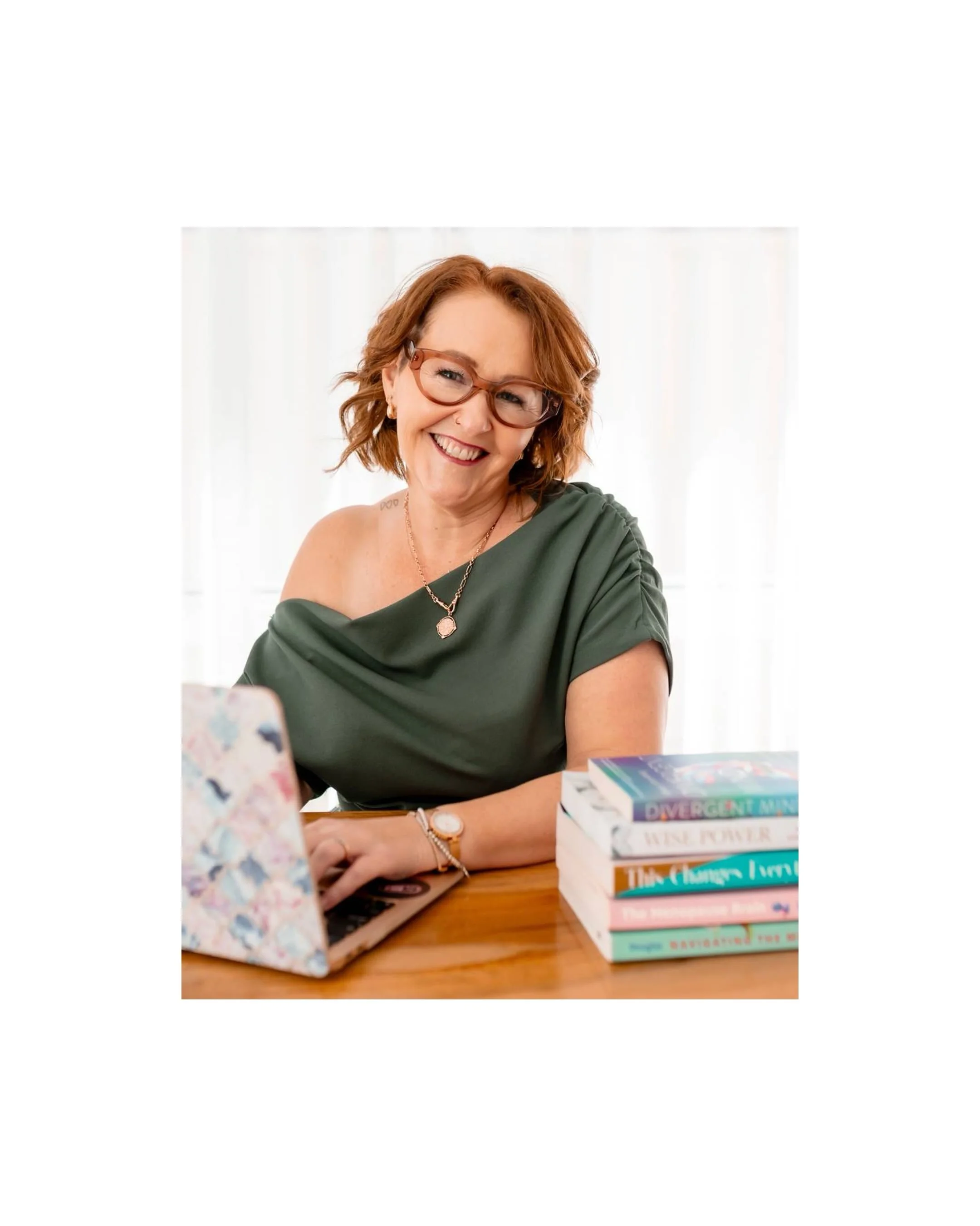 CLINICAL PSYCHOLOGIST &amp; MIDLIFE MENTOR BRAND SHOOT ✨

📍 @creativemaisonperth 
🌈 @the_midlife_psychologist taken at @elsa_mitchell_ mastermind 

Kate | Perth Personal Branding Photographer