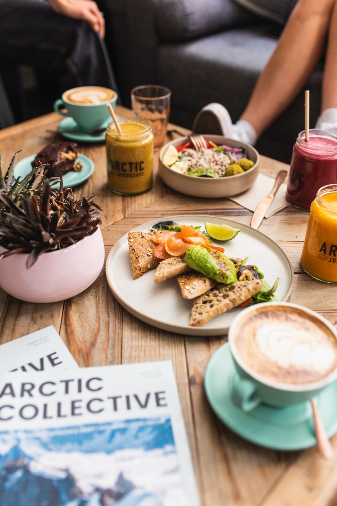 Life is beautiful, but it's even better with some AJC energy pre or post workout! 🌞✨ Indulge in our irresistible wild Avo Salmon while sipping on your favourite skinny or power juice. Get ready for a proper clean brunch this weekend! 🥑 #ArcticJuice