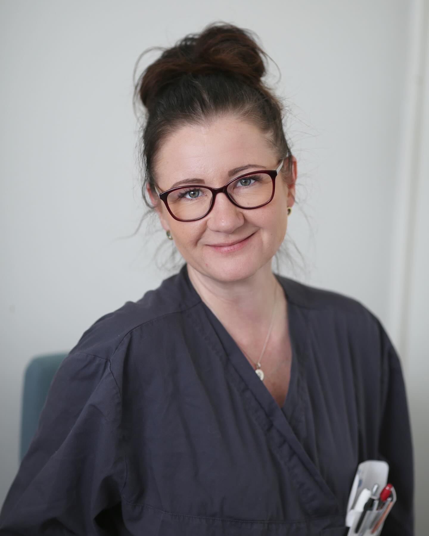 Henkilöstöesittely: Pauliina ✨
Olen Pauliina Pietilä ja työskennellyt eläinlääkärinä 11 vuotta. Tehnyt monipuolista kunnaneläinlääkärin praktiikka, johon kuuluu niin pieneläimet k
