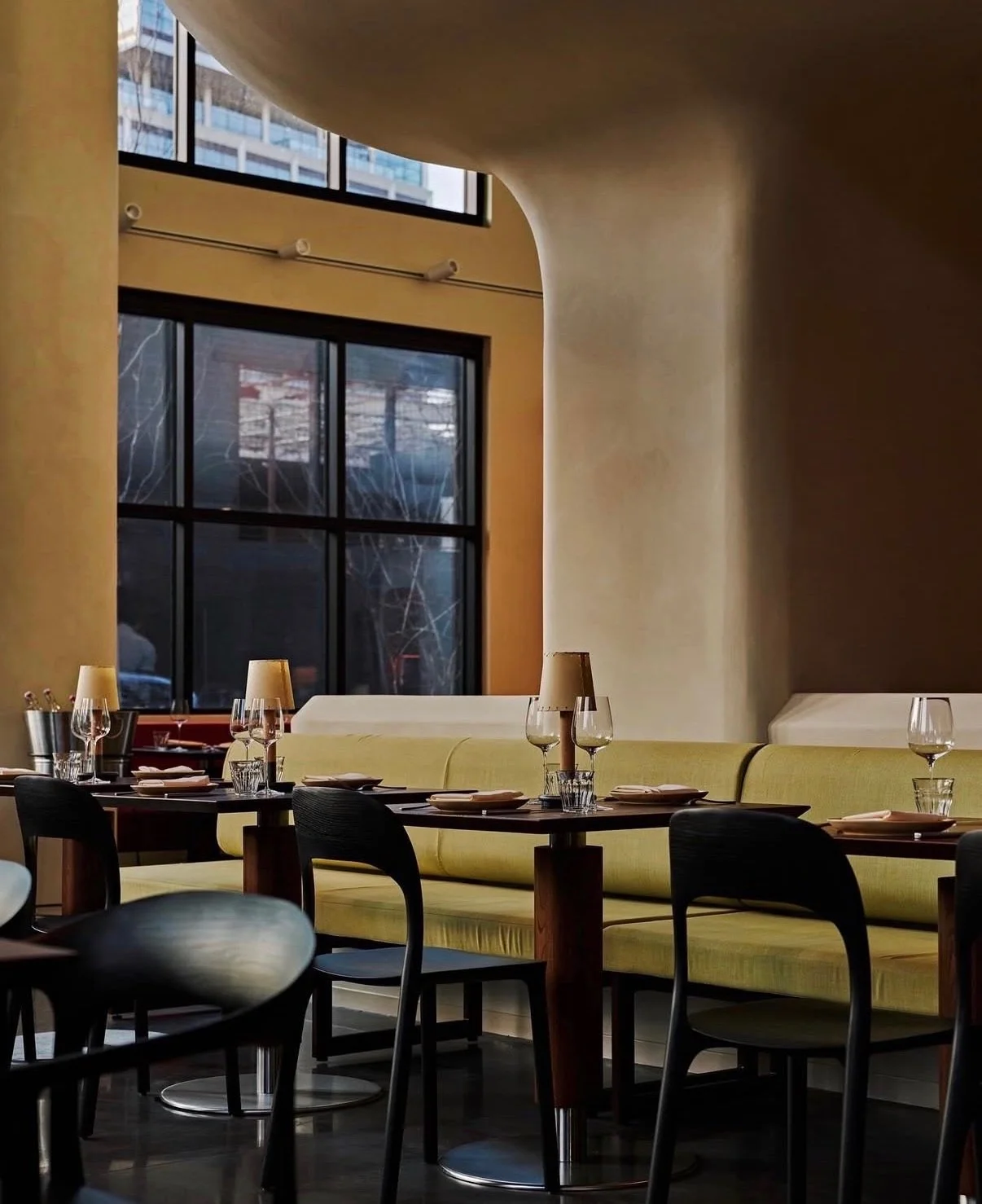 Füm, Atl, GA. Int Design: Square Feet Studio. Photography: Andrew Thomas Lee