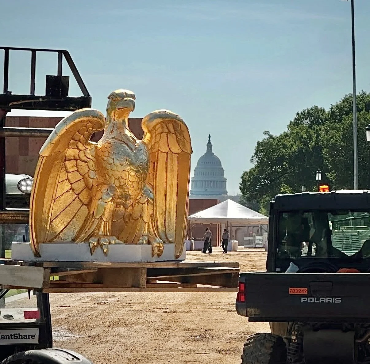 Installation process during construction at the National Mall