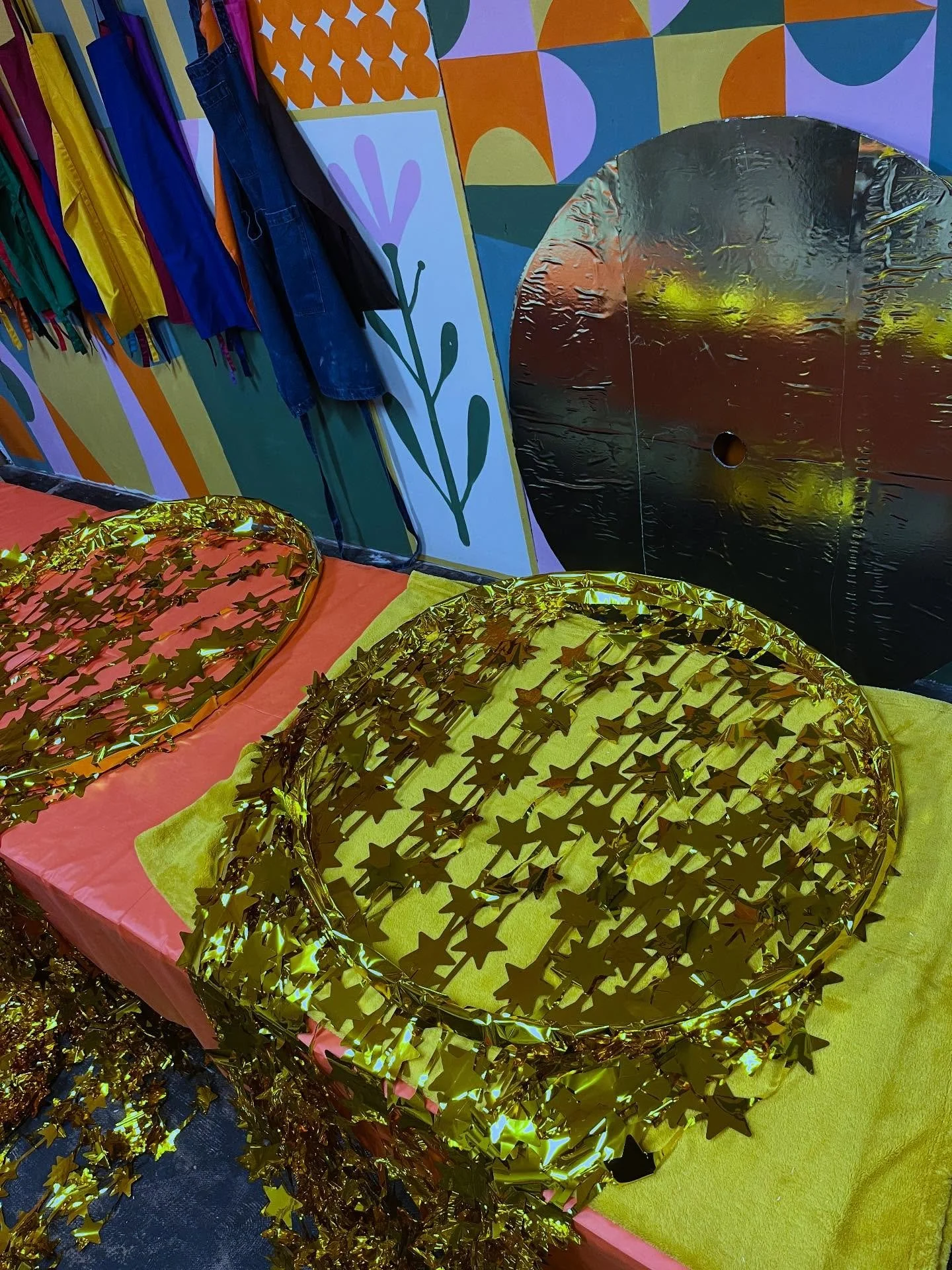 Back in the studio today getting everything prepped for @cardiffdiscofestival 

Can&rsquo;t wait to see how these massive tinsel chandeliers turn out!