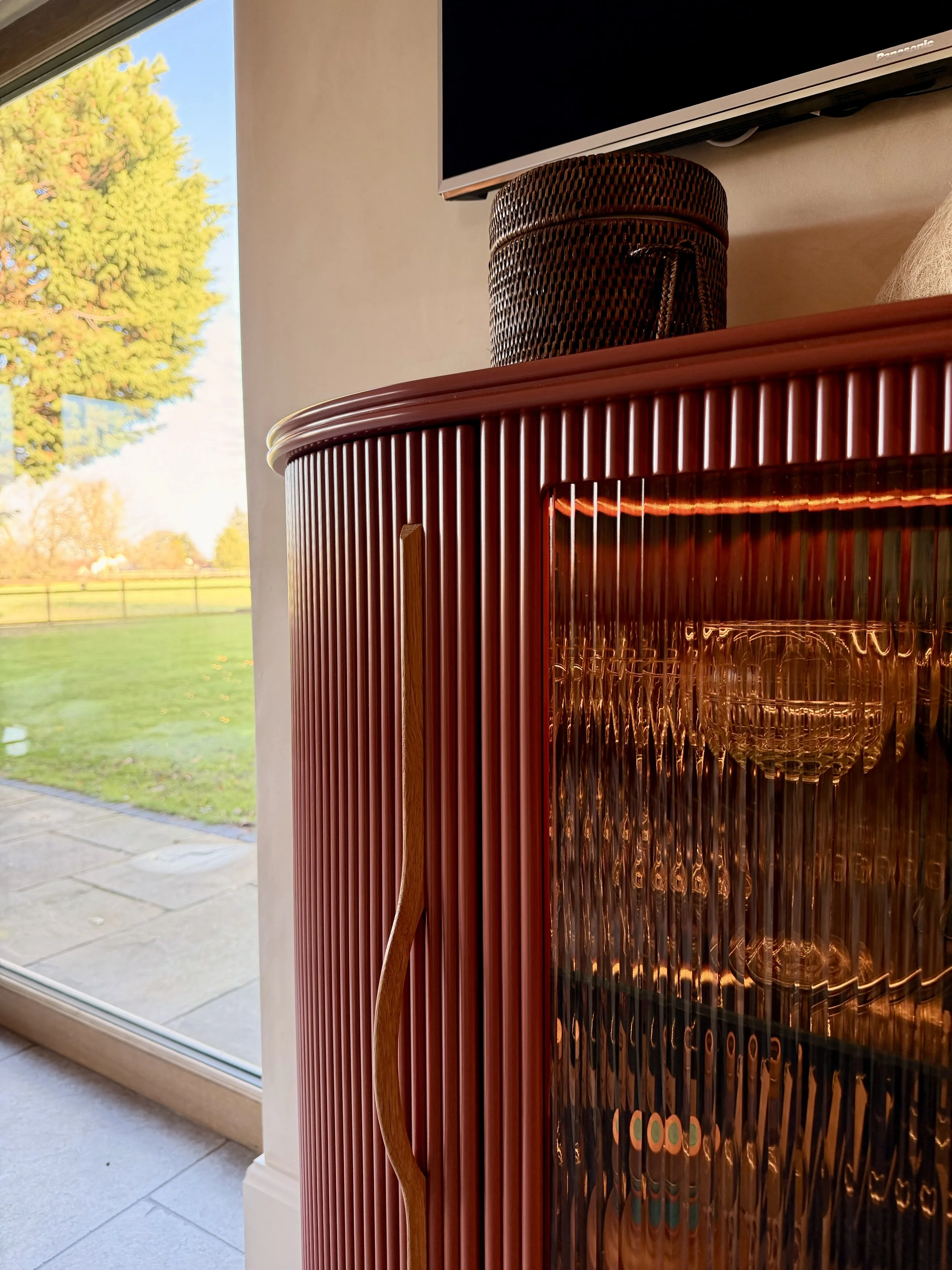 Reeded Curved Drinks cabinet