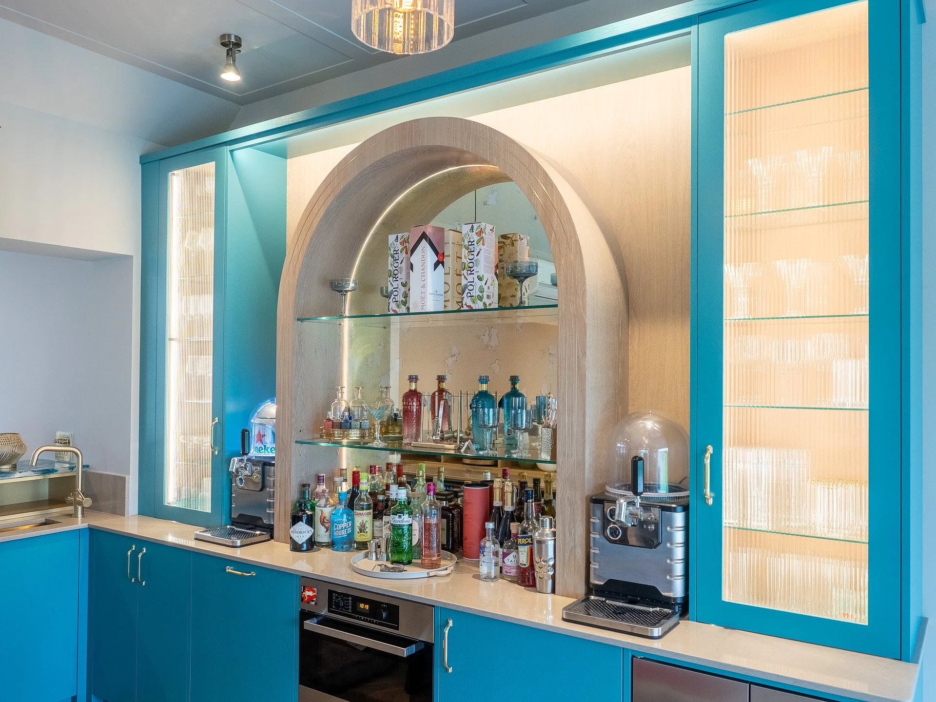 Welford back bar arch