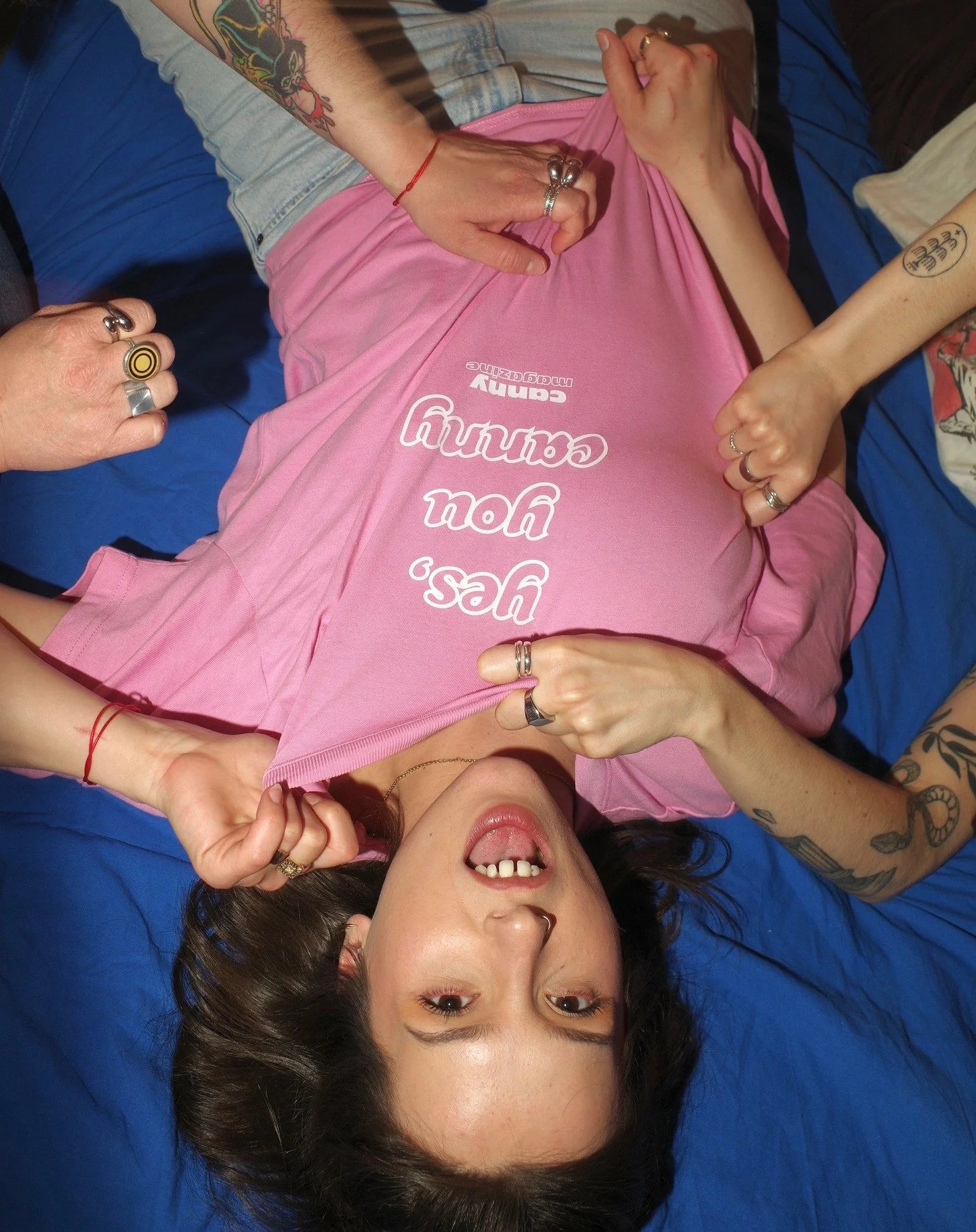 Jetzt aber wirklich letzte Chance! Bis morgen, Sonntag, 12 Uhr habt ihr noch die Gelegenheit, ein Shirt in white and blue oder bubblepink zu bestellen, dann endet der Bestellzeitraum. Wer will, wer will, wer hat noch nicht? 👚🛝

F&uuml;r alle, die s
