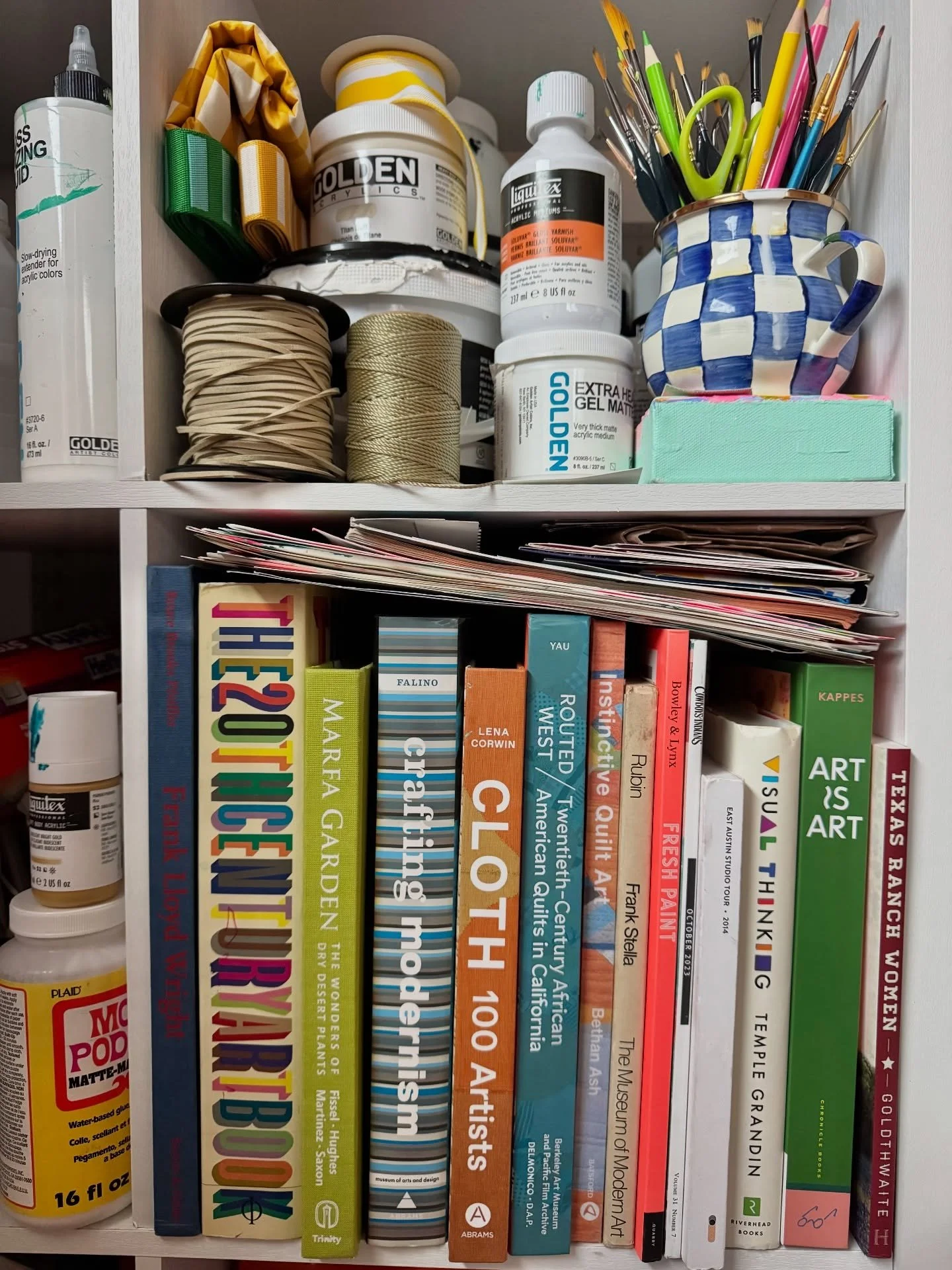 What inspires you? As I get older, I understand the importance of surrounding myself with what feels right for me, stay inspired 💫🧵👡🌴