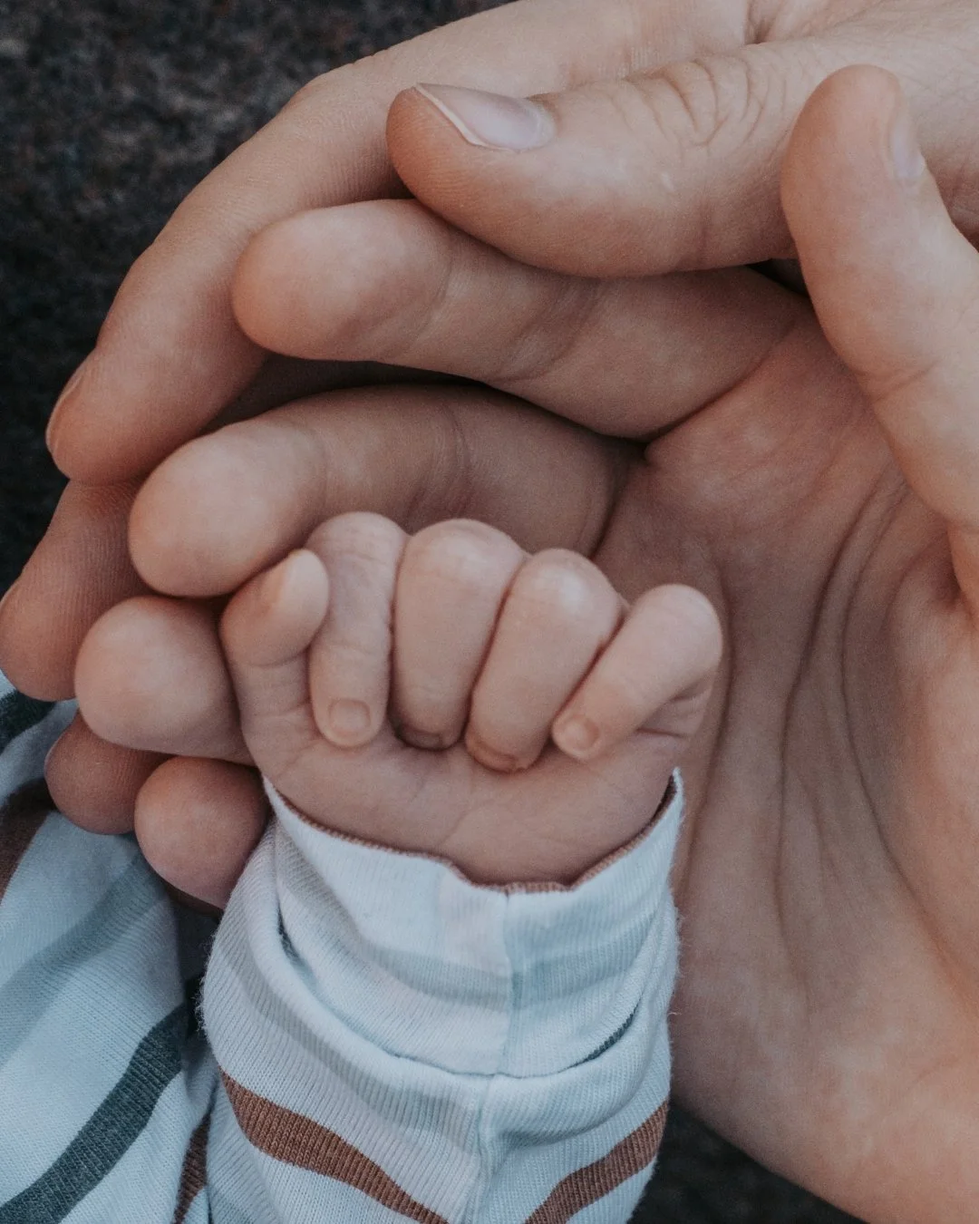 The early days hit different when partners show up as a true team. Support isn&rsquo;t only about holding the baby during a feeding or grabbing a snack. It&rsquo;s about paying attention, stepping in before things get heavy, and sharing the load so e