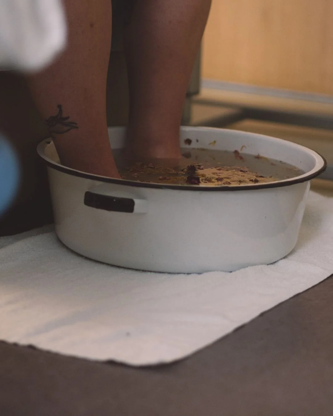Can I incorporate herbal support in my hospital birth? Absolutely.

Herbs can be such a gentle way to bring comfort into a space that can feel bright, busy, and unfamiliar. Simple things like a soothing herbal foot soak, a foot rub with infused oil, 
