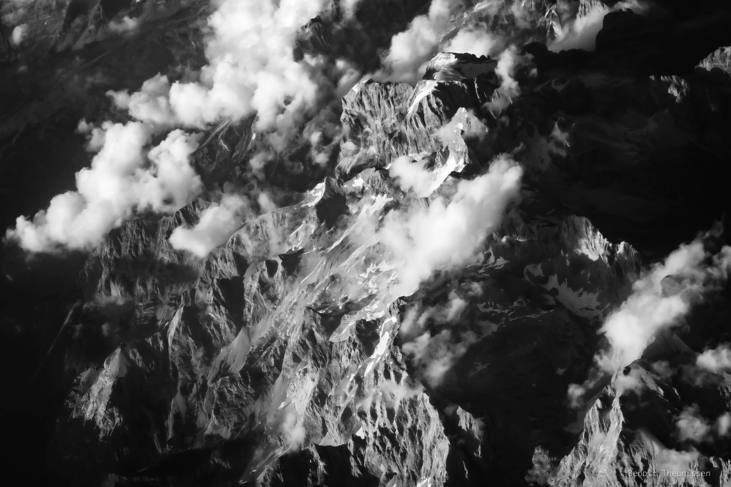 Contours of infinity