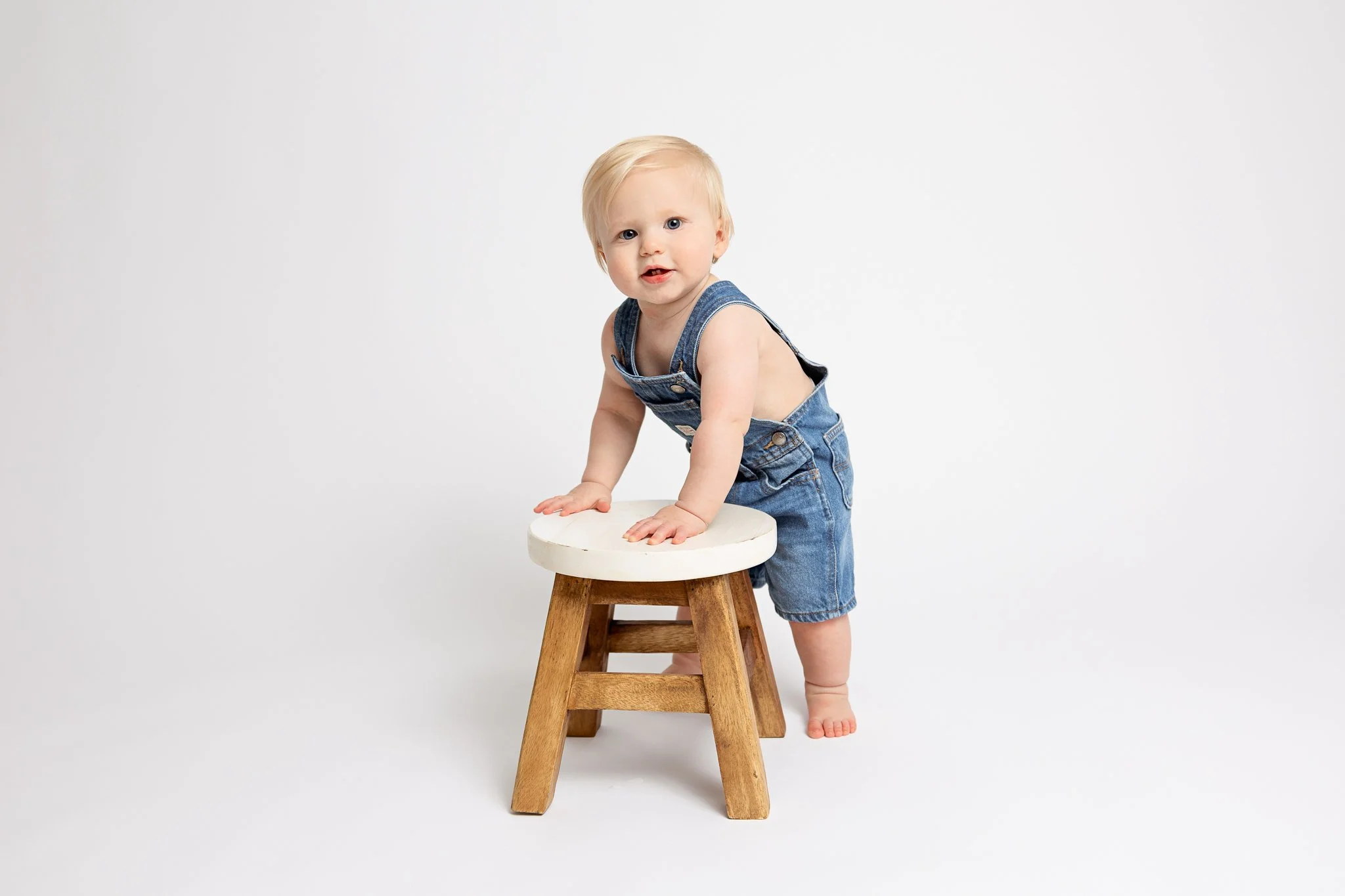 Atlanta Milestone Photographer, Family Photography, Atlanta, Hiram, Marietta, Cobb County, Maternity, Photographer, baby, milestones, backdrop, studio, photoshoot, session, cake smash
