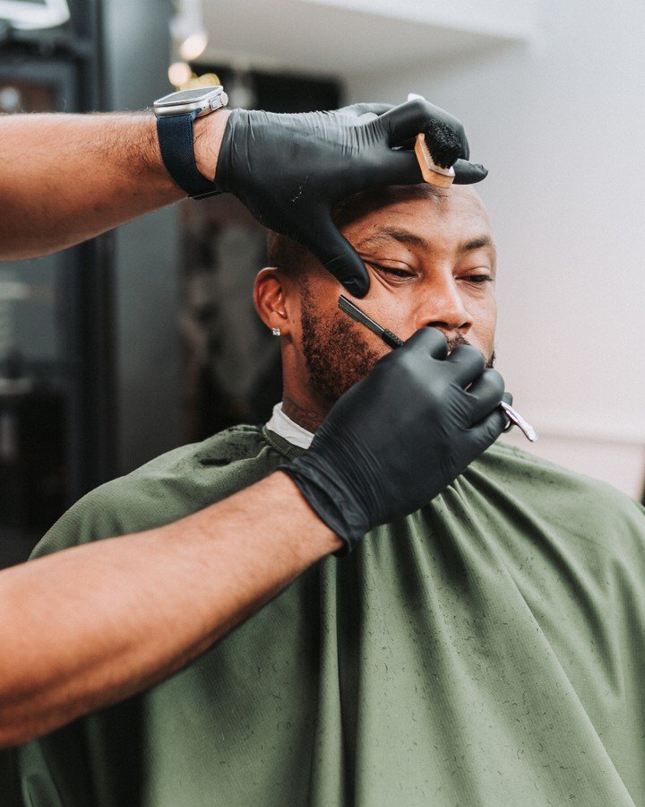 💈Book your appointments while slots are available for this weekend. Book ahead so you will be sure to get on the books💈
Barber:@entheos_thebarber
#barbershop #beards #blurryfade #elonnc #saxpahawnc #mebanenc #alamancebarbers #ncbarbers #ncbarbersho