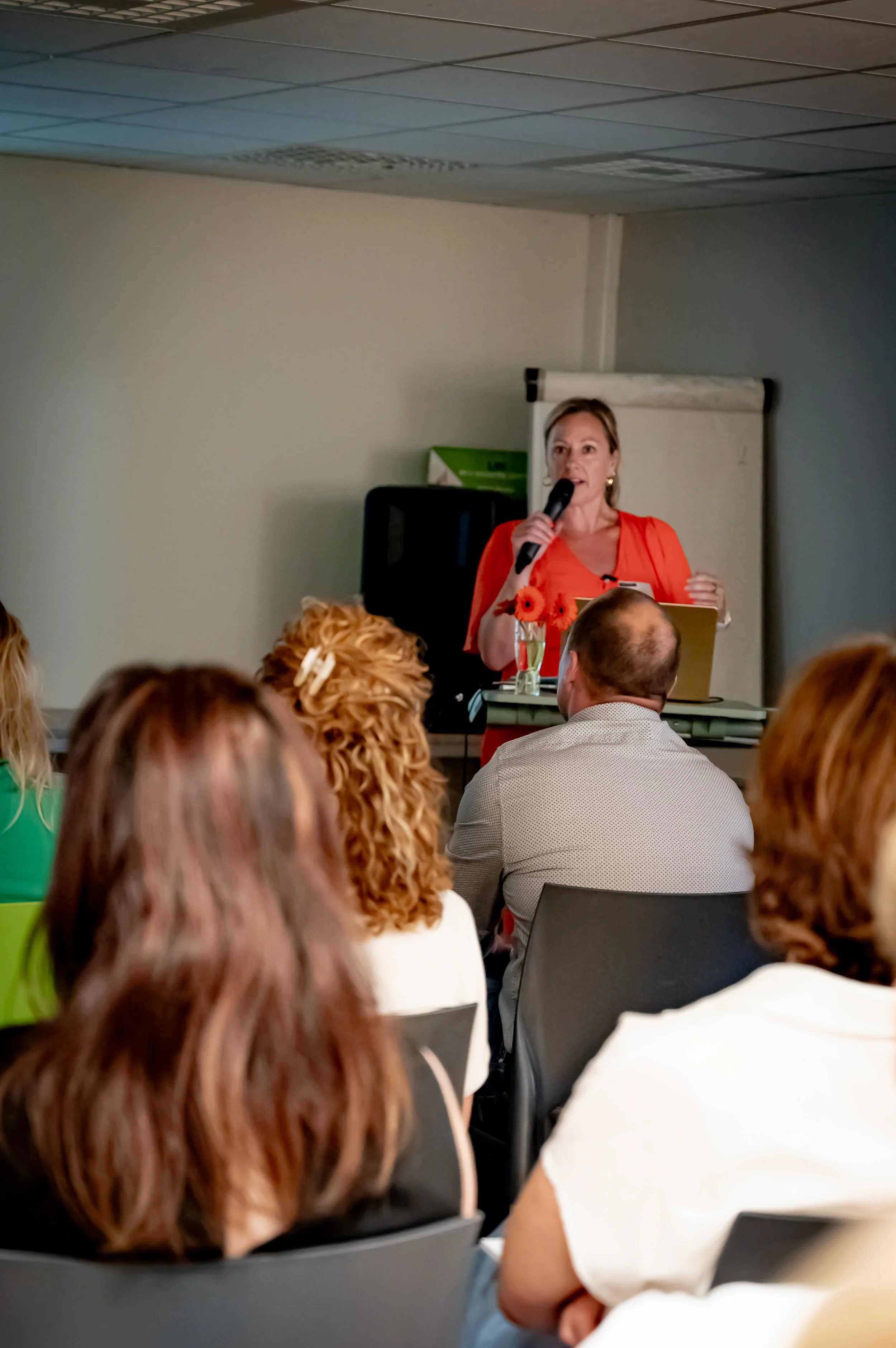 Veerle geeft een een keynote over online zichtbaarheid in de paardensector.