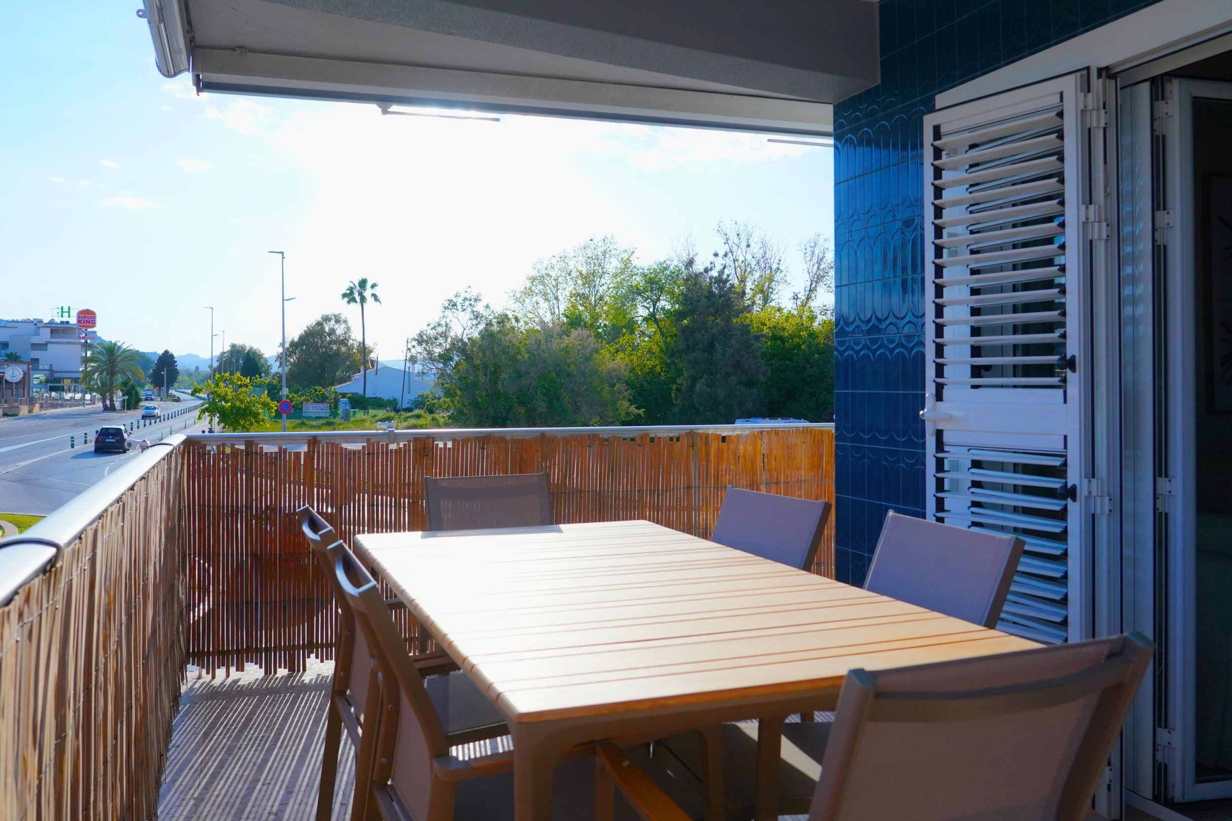 MM1 Balcony horizontal 10.jpg