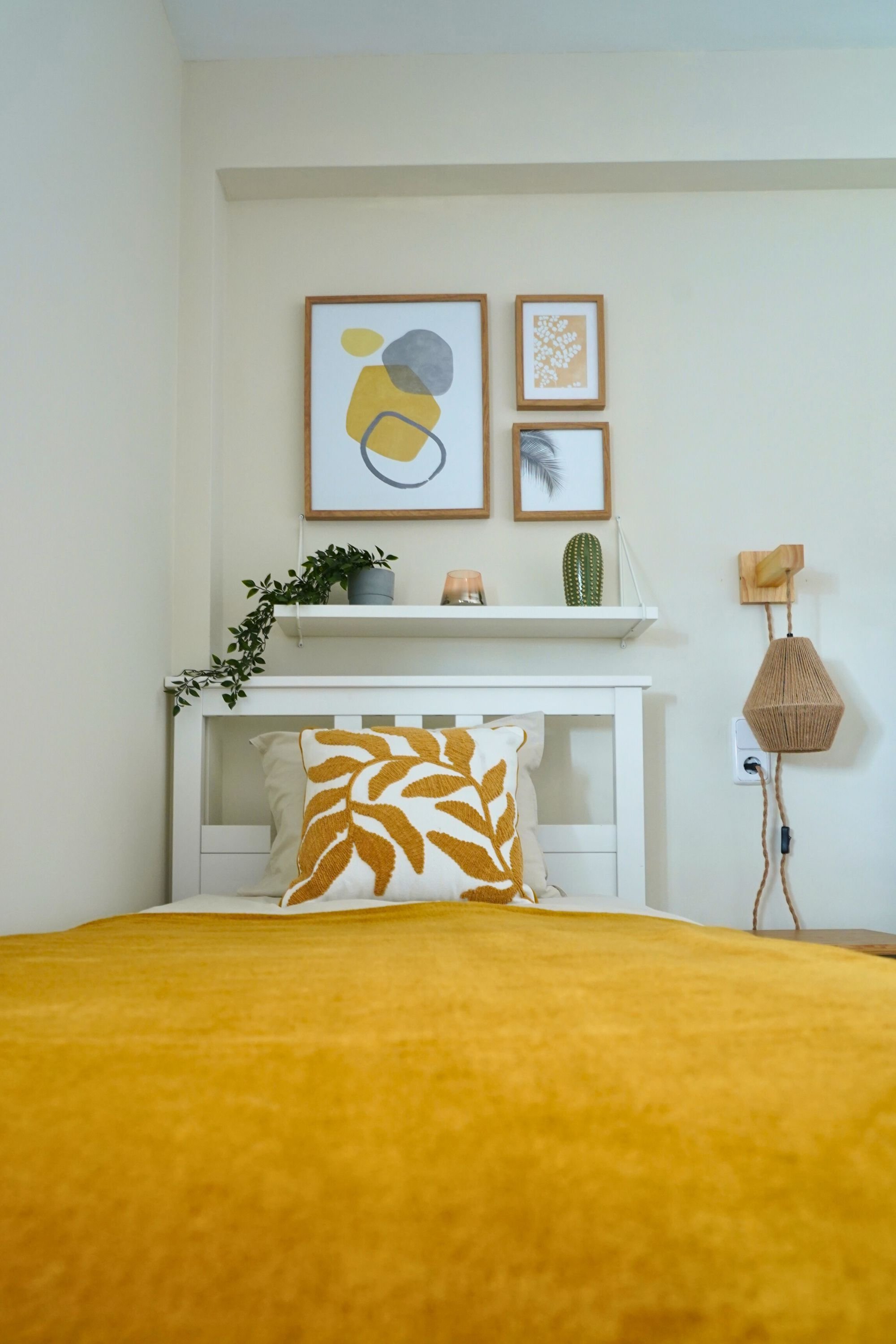 MM1 Yellow bedroom vertical 9.jpg