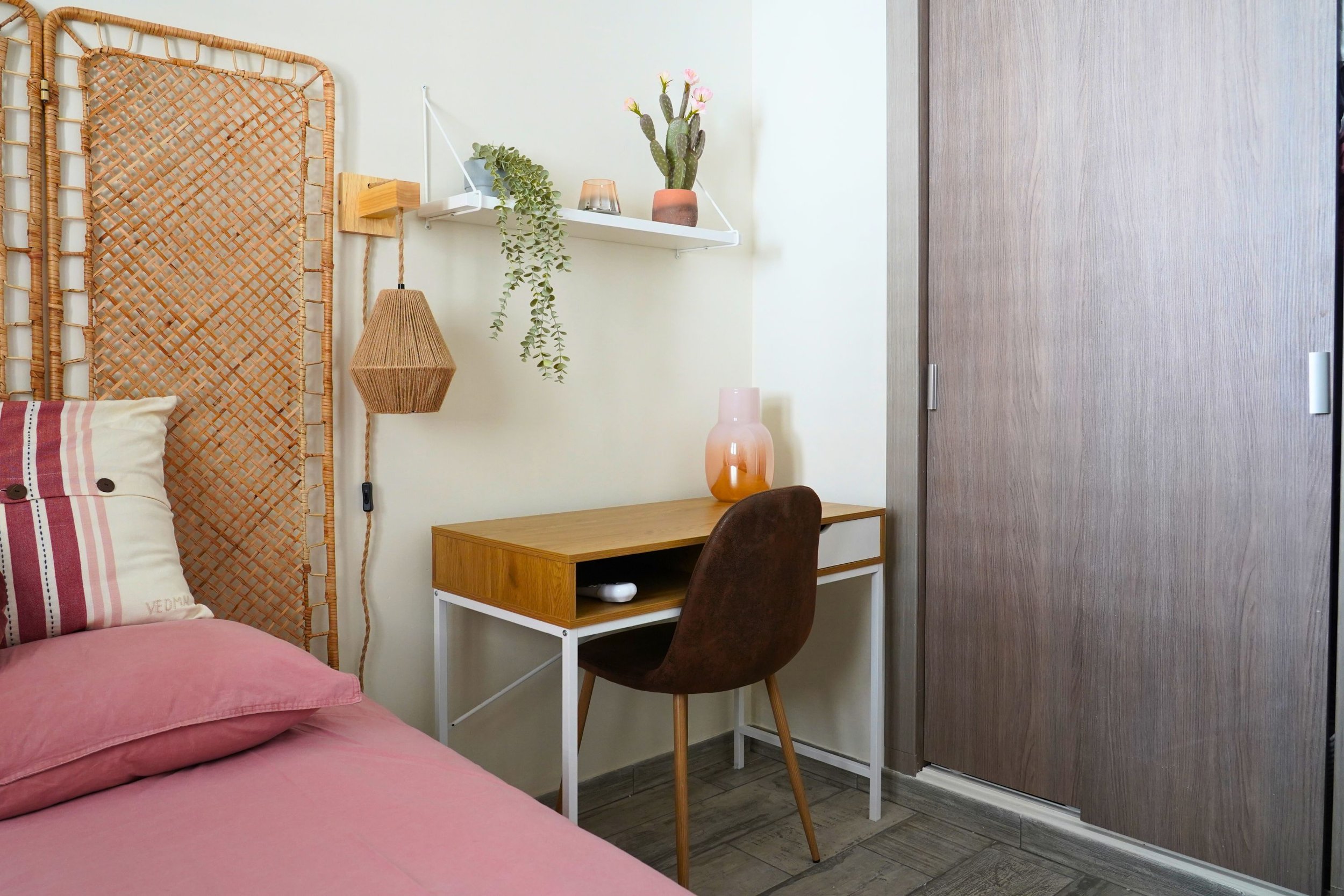 MM1 Pink bedroom horizontal 6.jpg