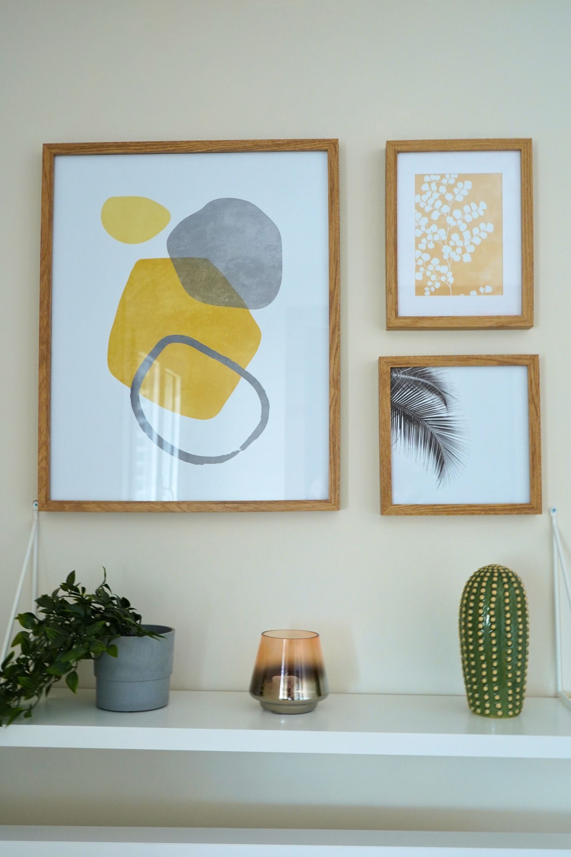 MM1 Yellow bedroom vertical 6.jpg