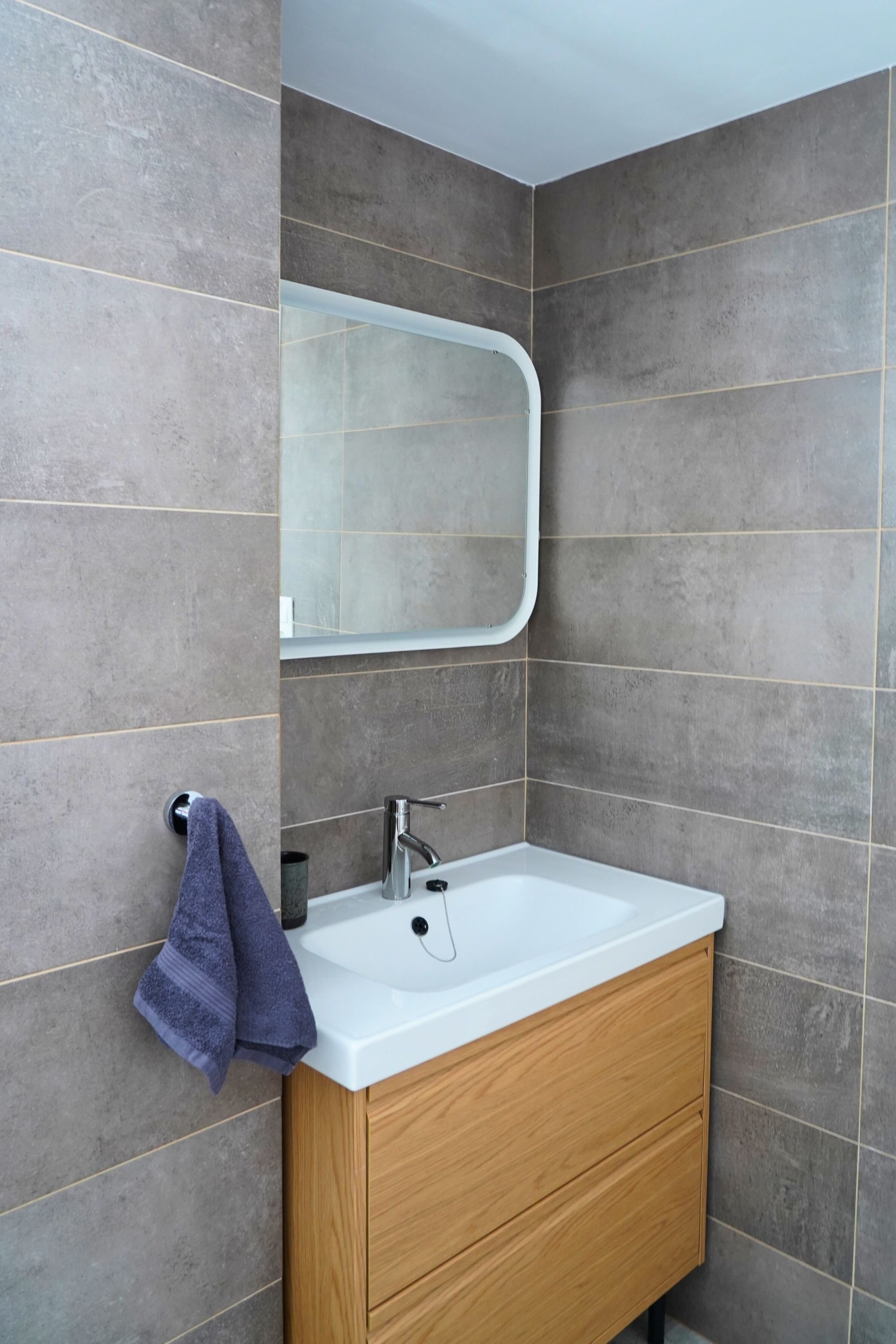 MM1 Large bathroom vertical 3.jpg