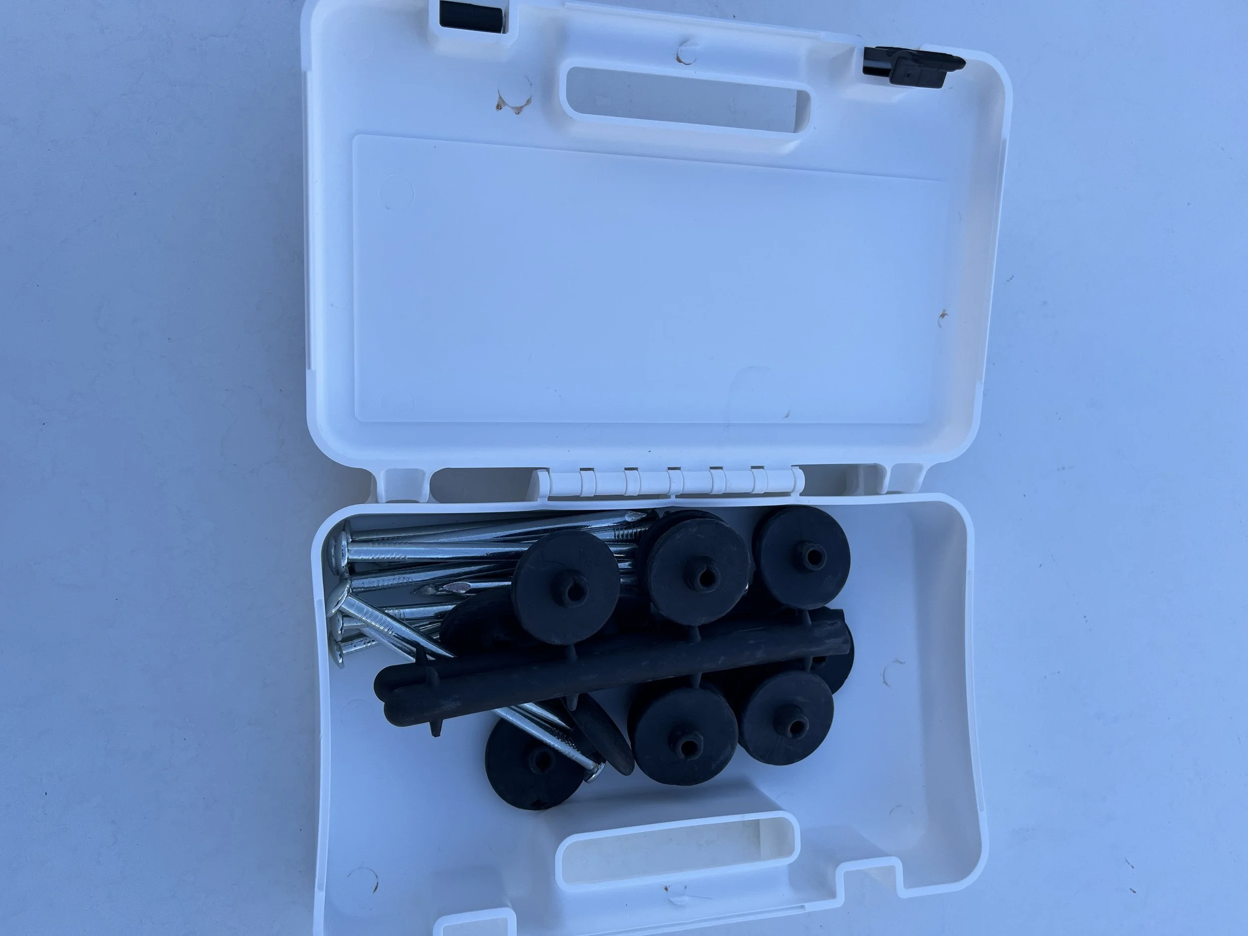 377 Groundsheet steel pegs d.JPG