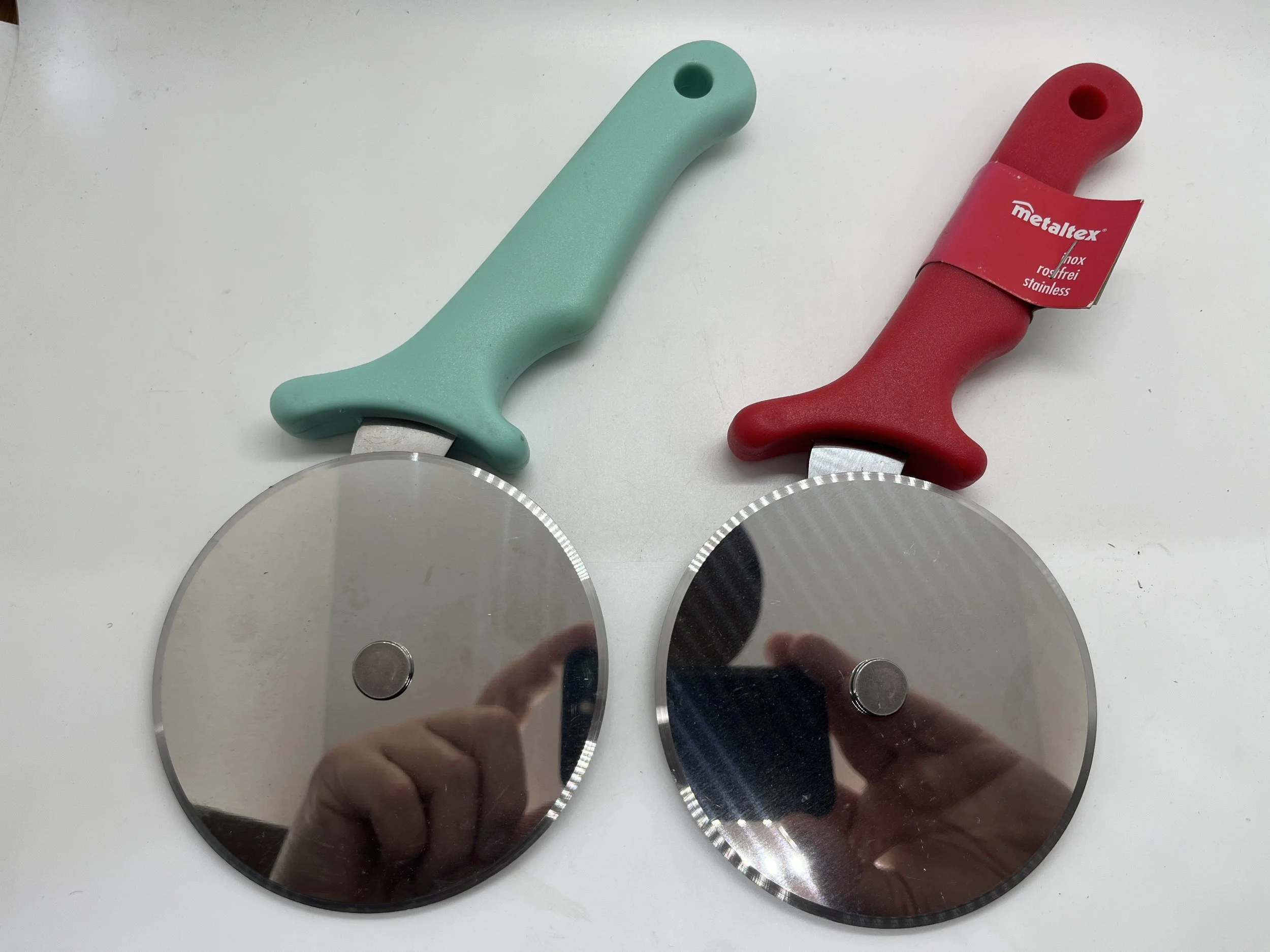 388 pizza wheel b.JPG