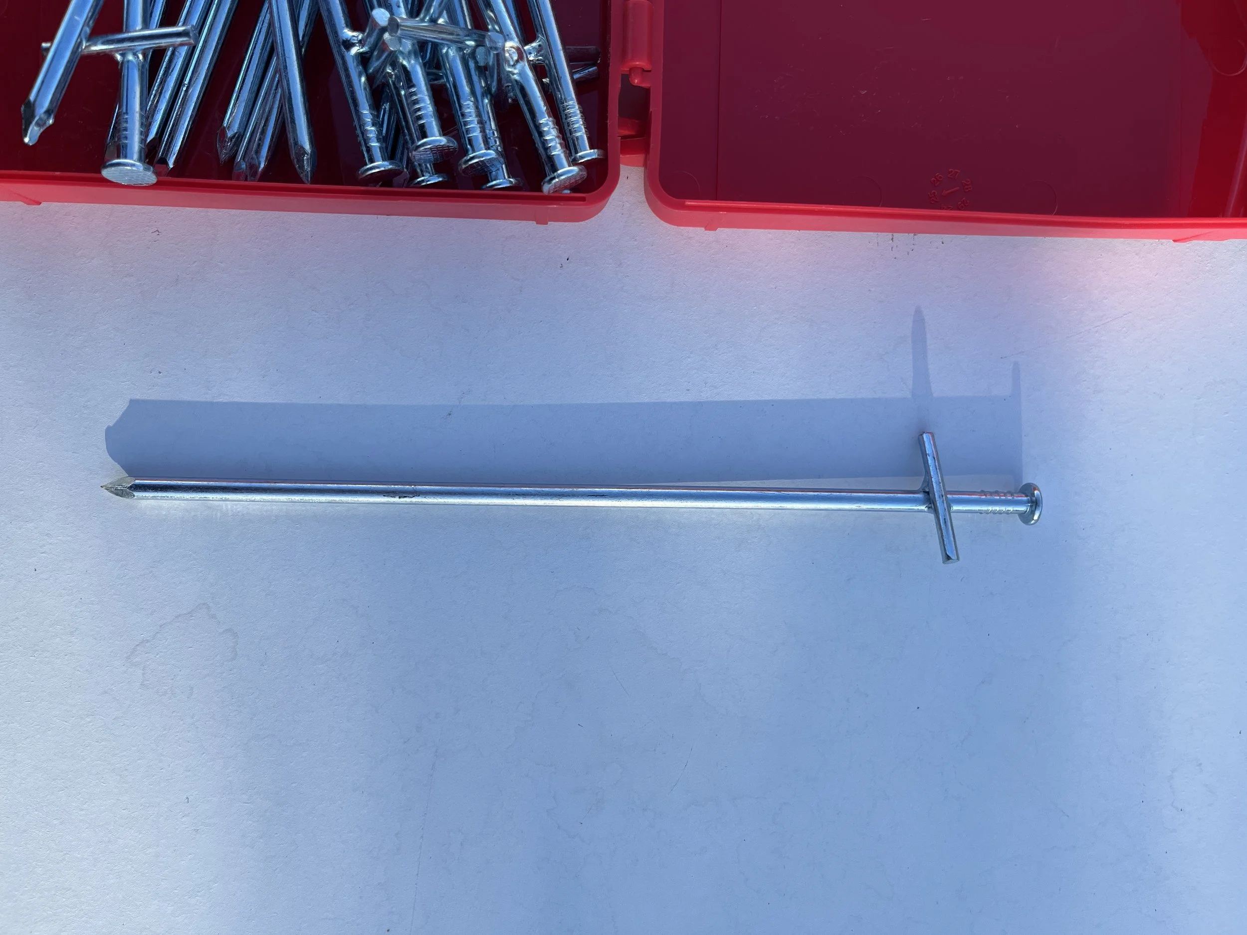 380 T-bar pegs b.JPG