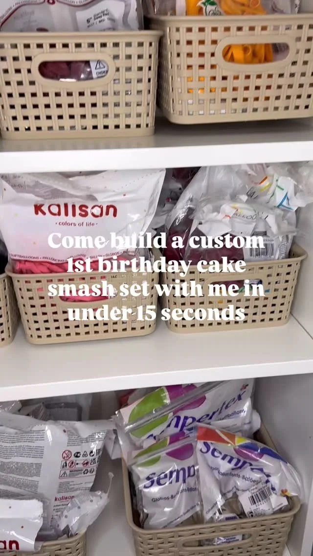 Come with me as I build a custom 1st birthday cake smash set in under 15 seconds! 🎂✨ From booking your session to designing the set and celebrating the big day, everything is completely personalized to your vision. You bring the baby—I’l