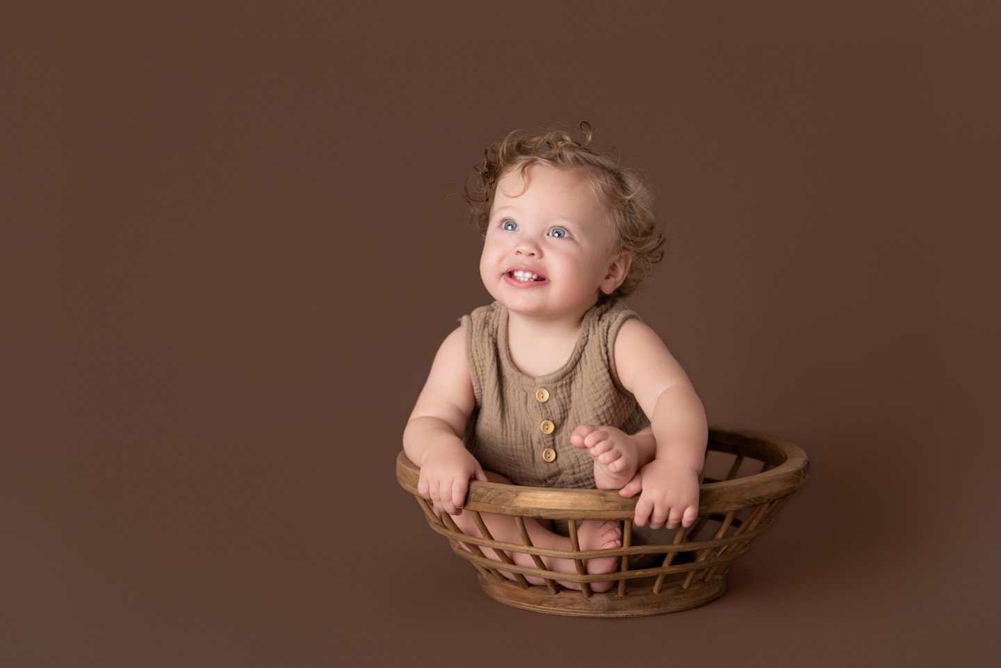 Feeling extra grateful for every family who steps in front of my camera and trusts me to capture their milestones throughout the year. I hope your day is filled with love, family and warmth 🤍🦃